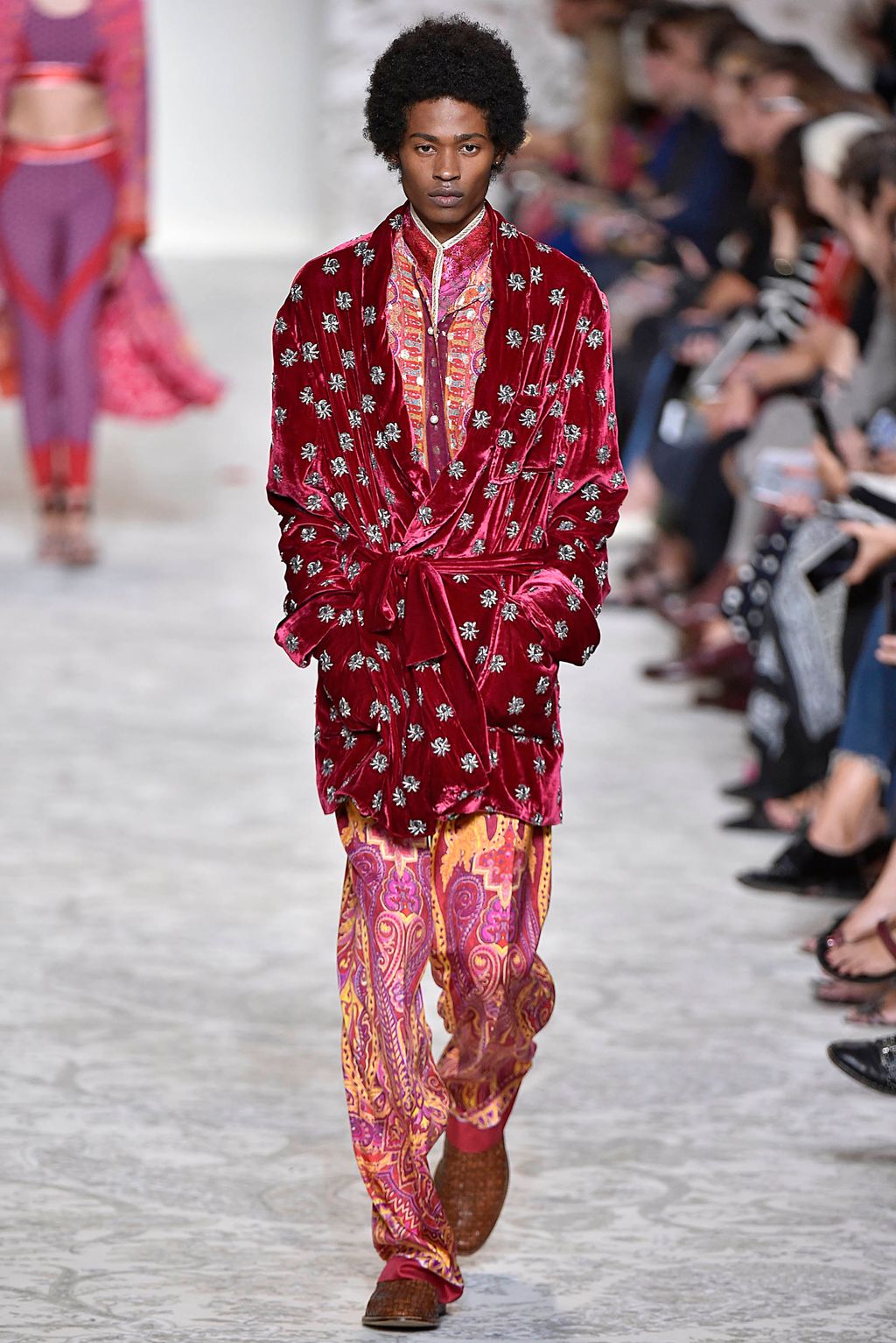 Fashion Week Milan Spring/Summer 2018 look 84 from the Etro collection 女装