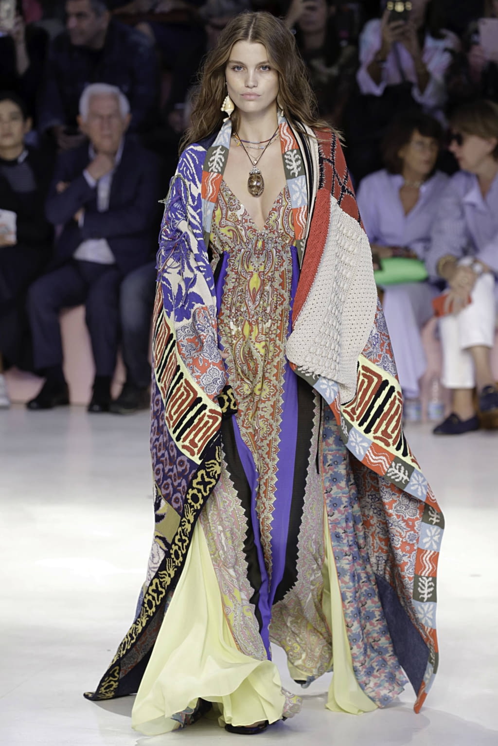 Fashion Week Milan Spring/Summer 2019 look 2 from the Etro collection 女装