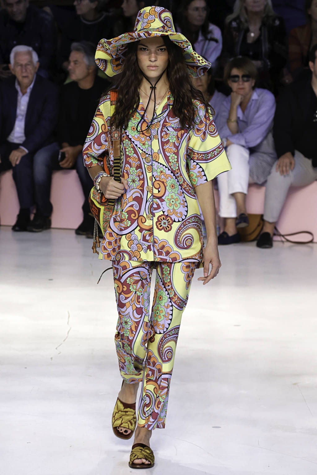 Fashion Week Milan Spring/Summer 2019 look 21 from the Etro collection womenswear