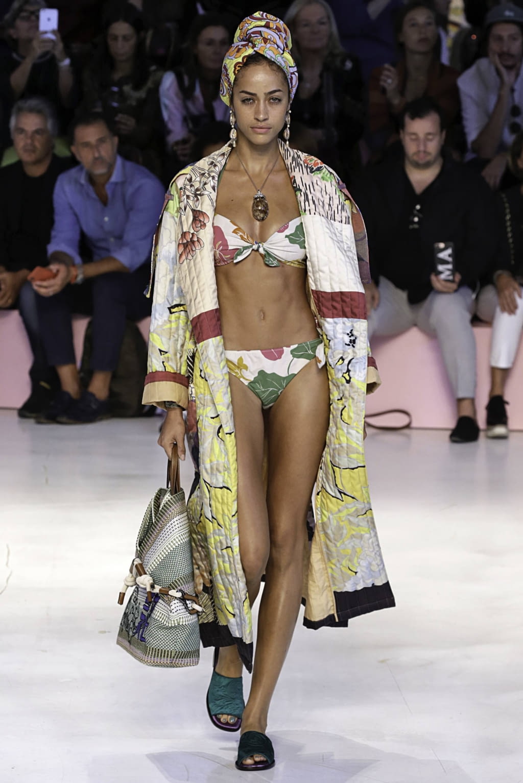 Fashion Week Milan Spring/Summer 2019 look 22 from the Etro collection womenswear