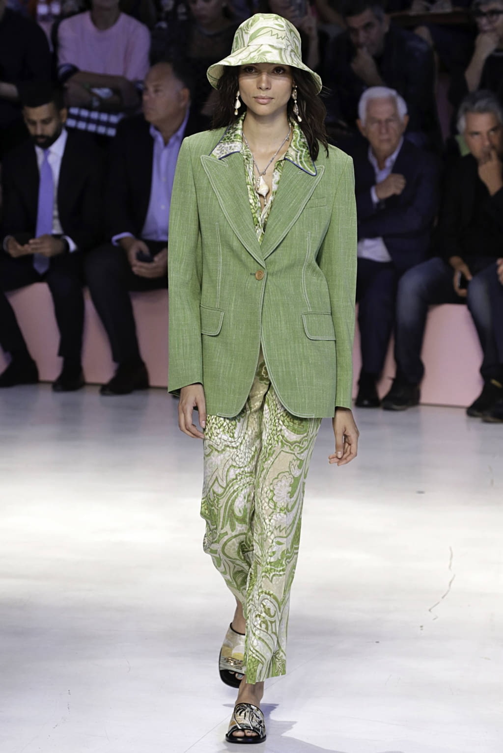 Fashion Week Milan Spring/Summer 2019 look 35 from the Etro collection 女装