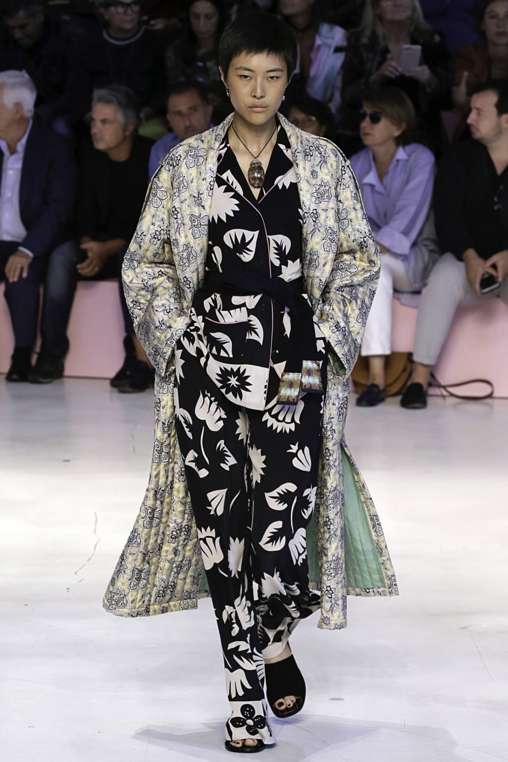 Fashion Week Milan Spring/Summer 2019 look 56 from the Etro collection 女装