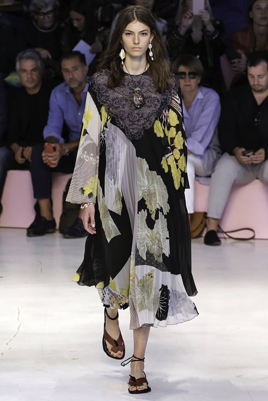 Fashion Week Milan Spring/Summer 2019 look 63 from the Etro collection womenswear