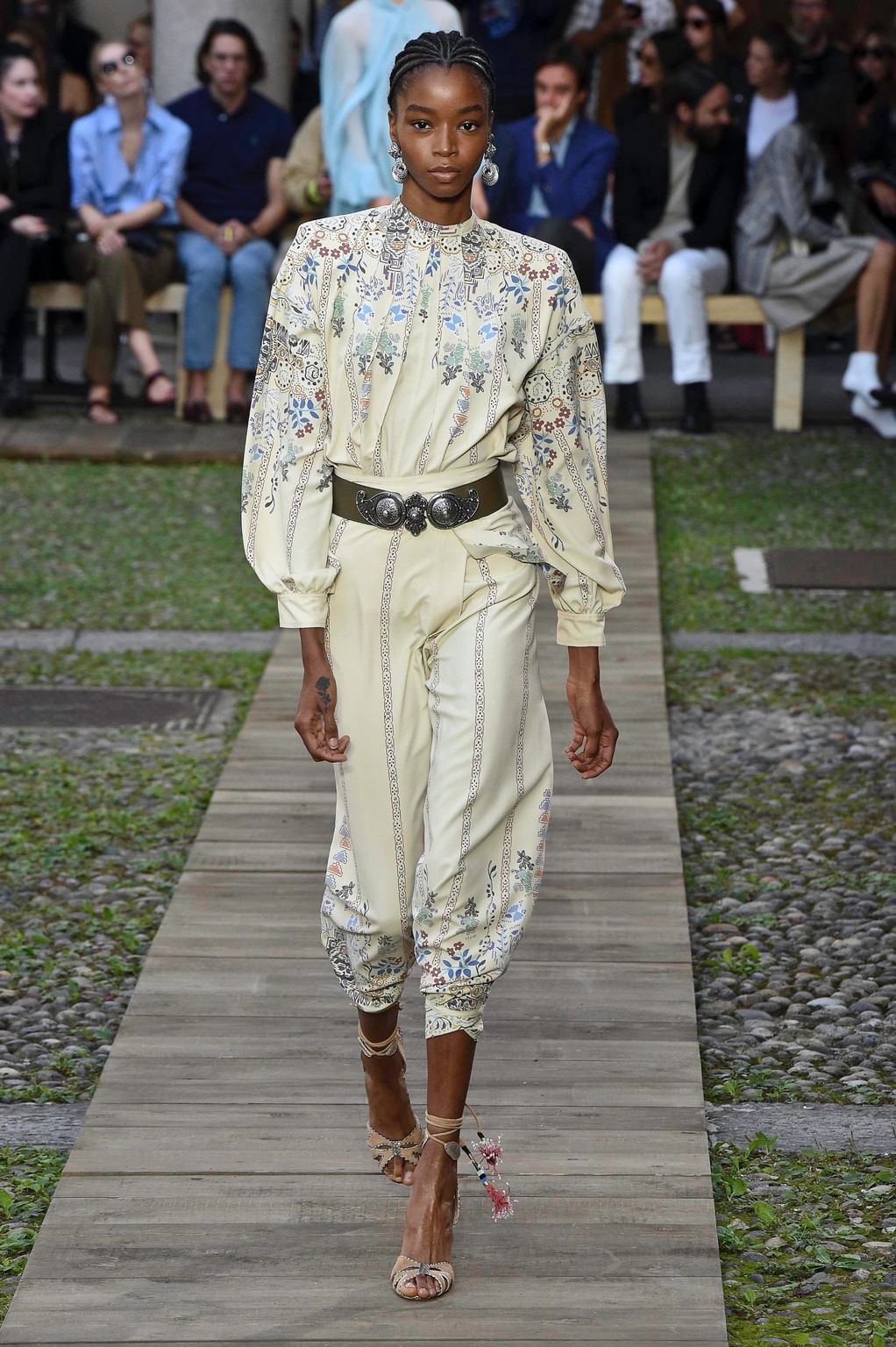 Fashion Week Milan Spring/Summer 2020 look 6 from the Etro collection 女装