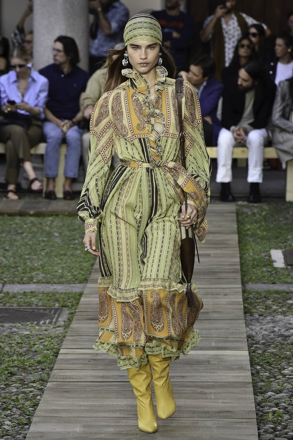 Fashion Week Milan Spring/Summer 2020 look 11 from the Etro collection 女装
