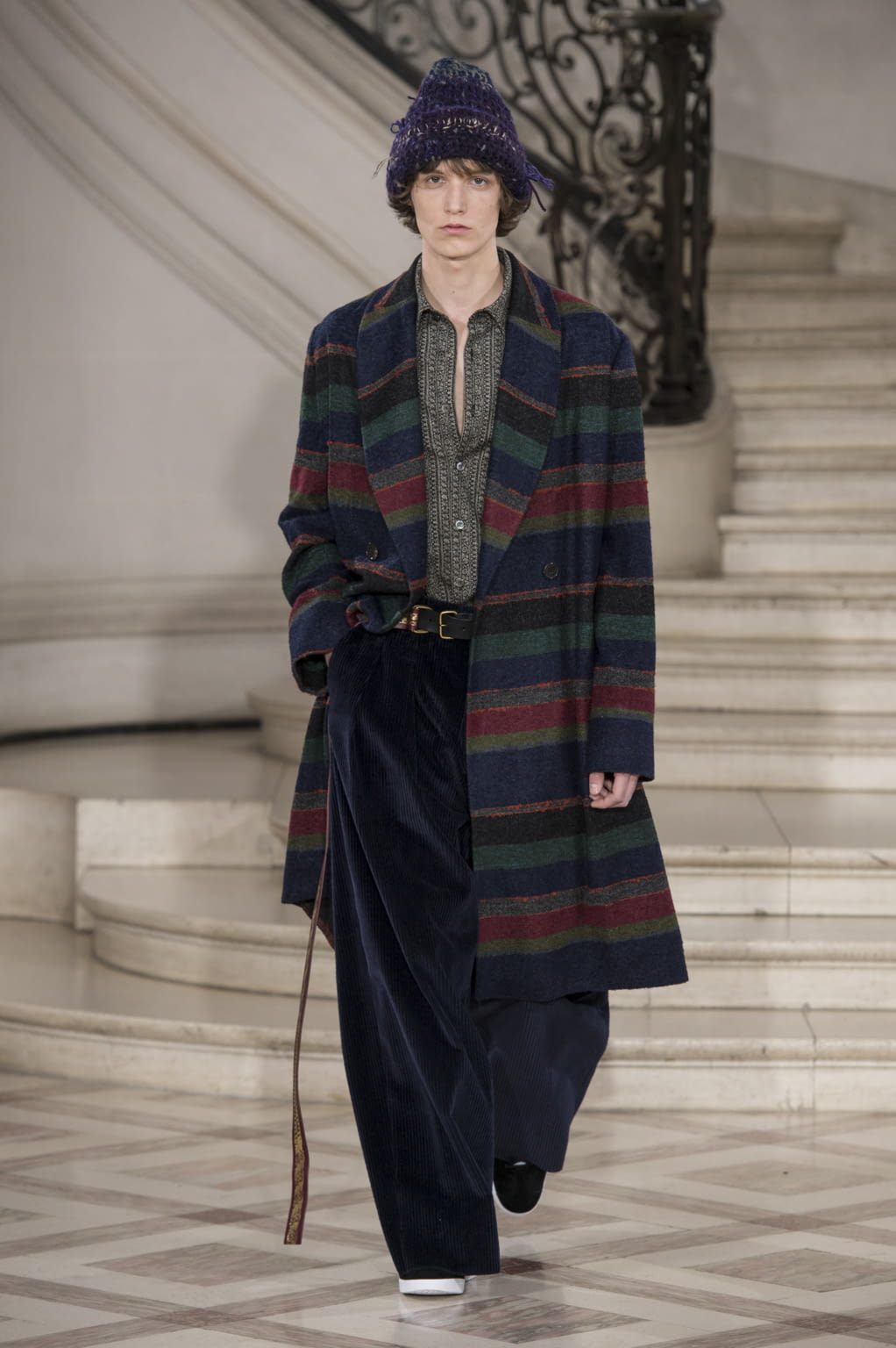 Fashion Week Paris Fall/Winter 2017 look 13 from the Études collection 男装