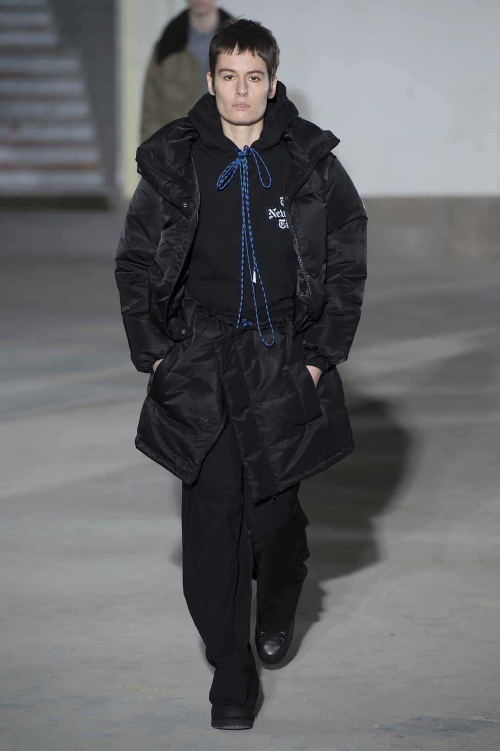 Fashion Week Paris Fall/Winter 2018 look 29 de la collection Études menswear