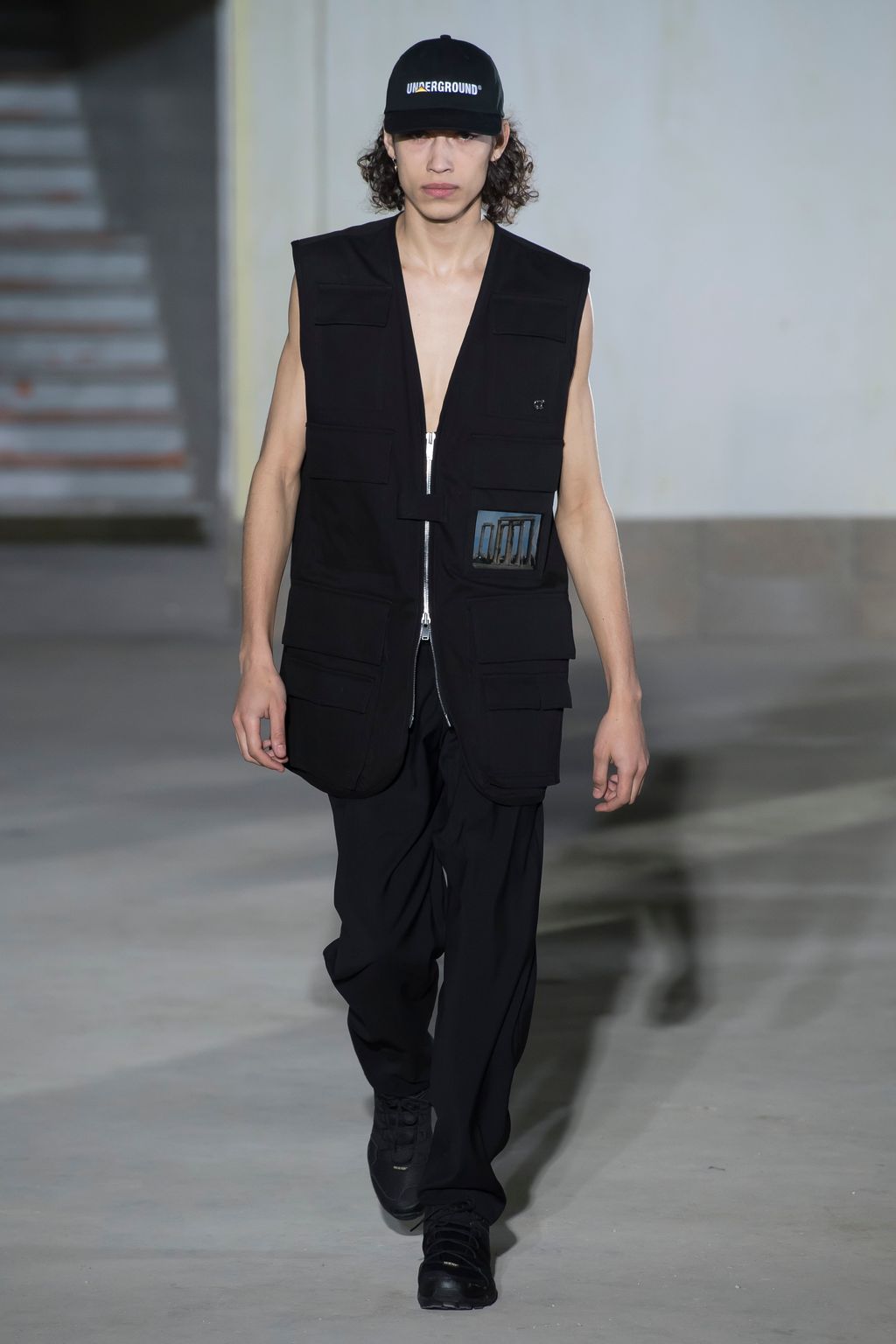 Fashion Week Paris Fall/Winter 2018 look 34 from the Études collection menswear