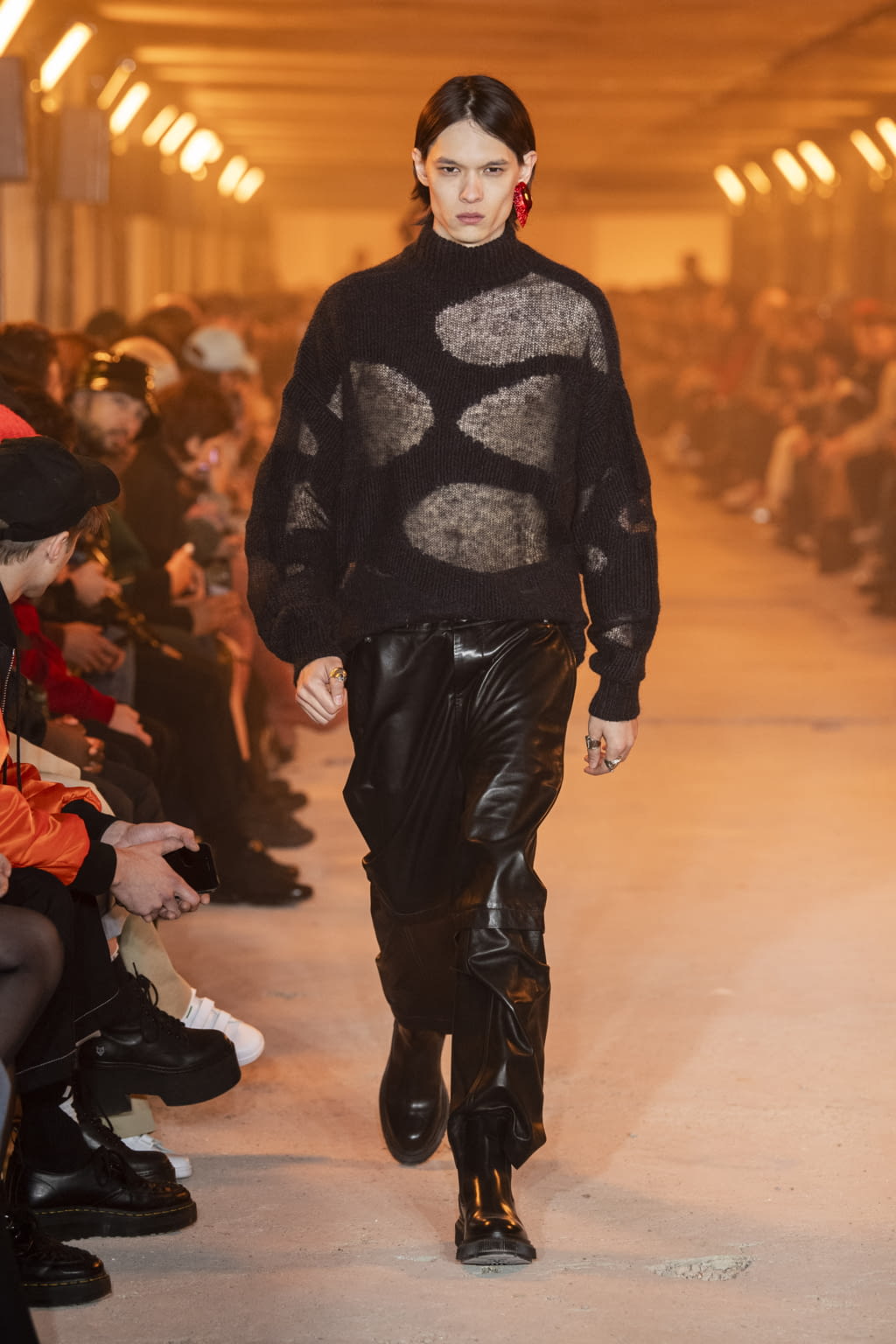 Fashion Week Paris Fall/Winter 2020 look 1 from the Études collection 男装