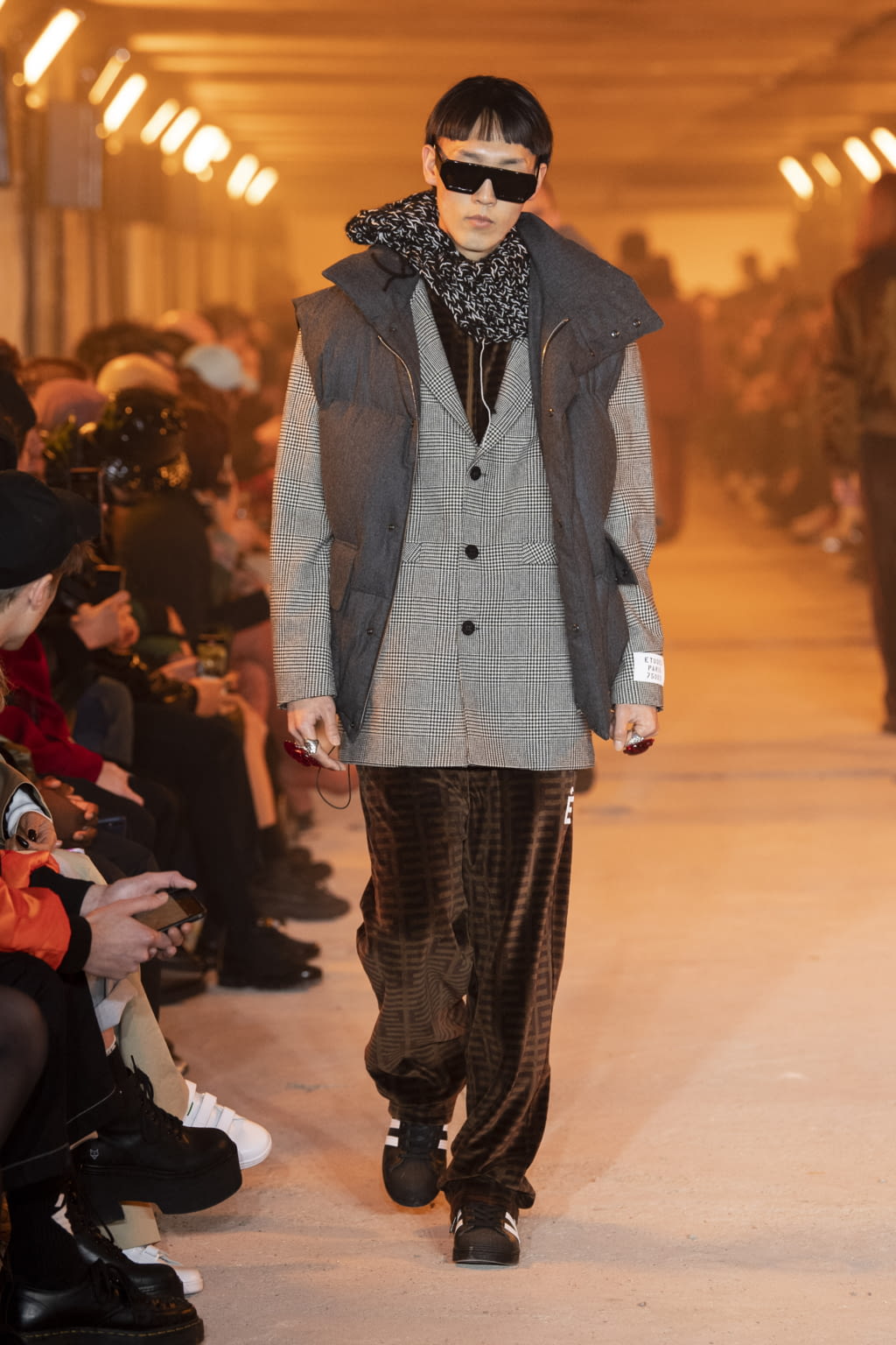 Fashion Week Paris Fall/Winter 2020 look 14 from the Études collection 男装