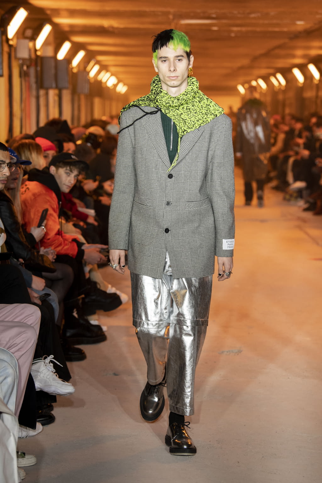 Fashion Week Paris Fall/Winter 2020 look 23 from the Études collection 男装
