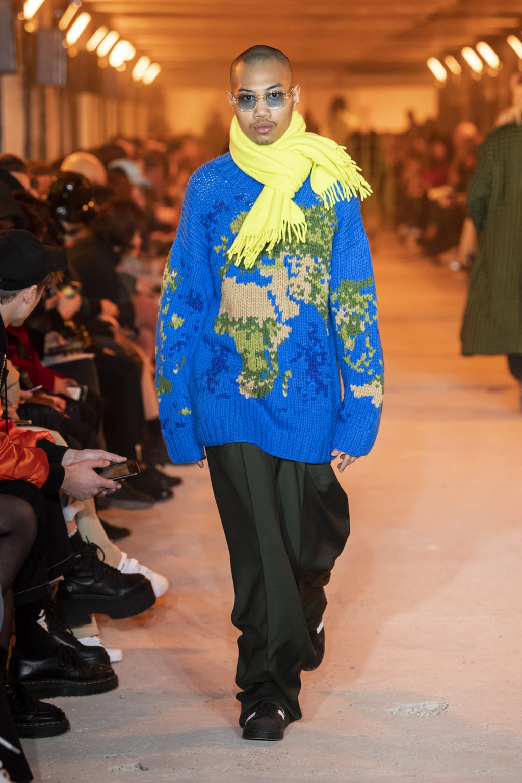 Fashion Week Paris Fall/Winter 2020 look 32 from the Études collection 男装