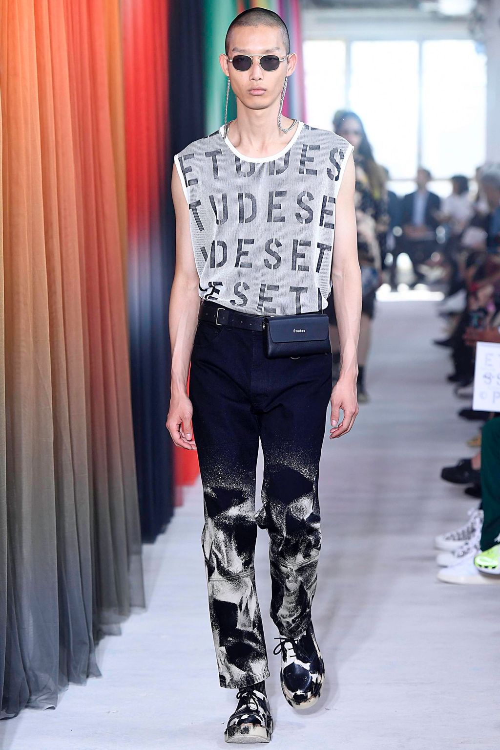 Fashion Week Paris Spring/Summer 2020 look 18 from the Études collection 男装