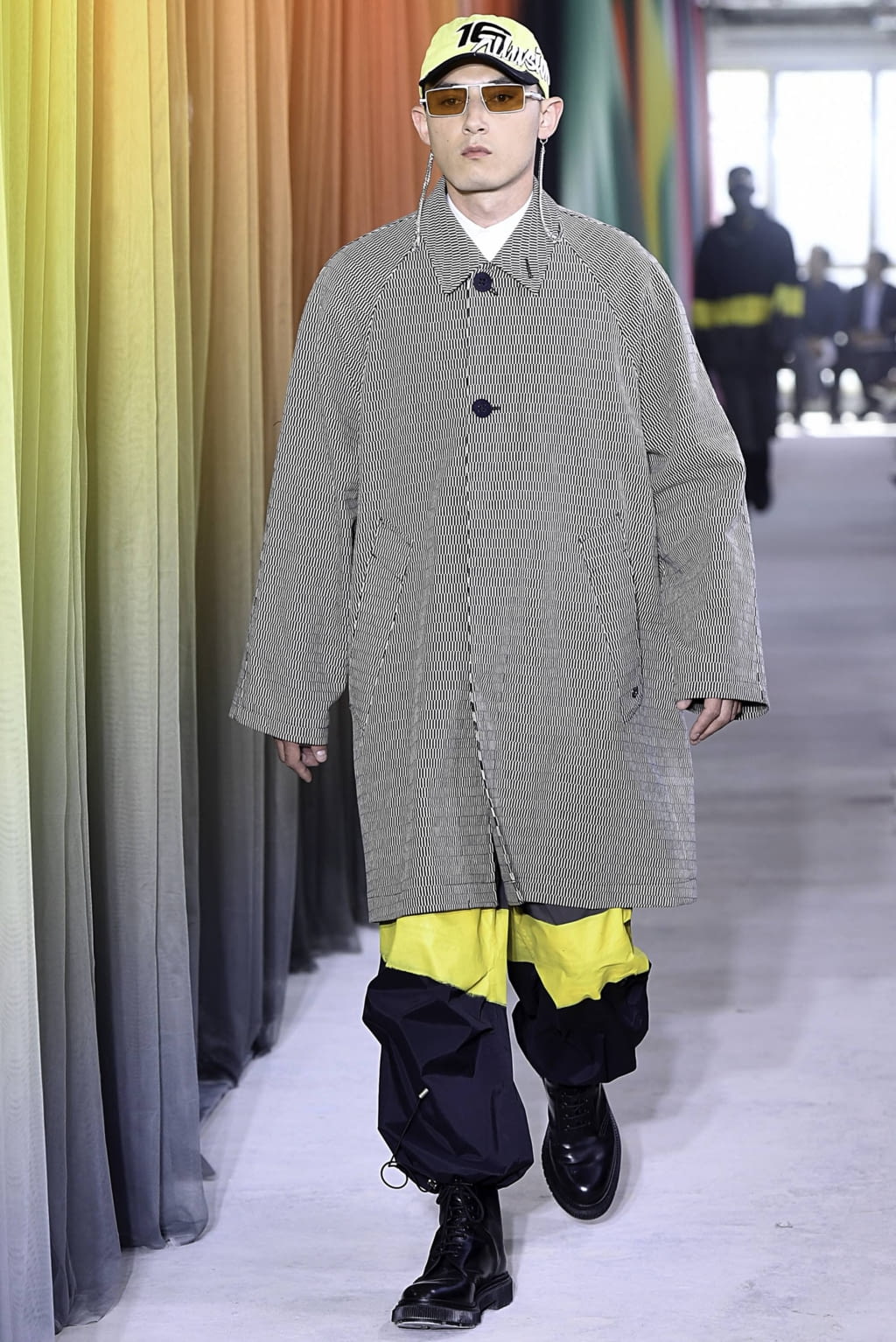 Fashion Week Paris Spring/Summer 2020 look 20 from the Études collection 男装