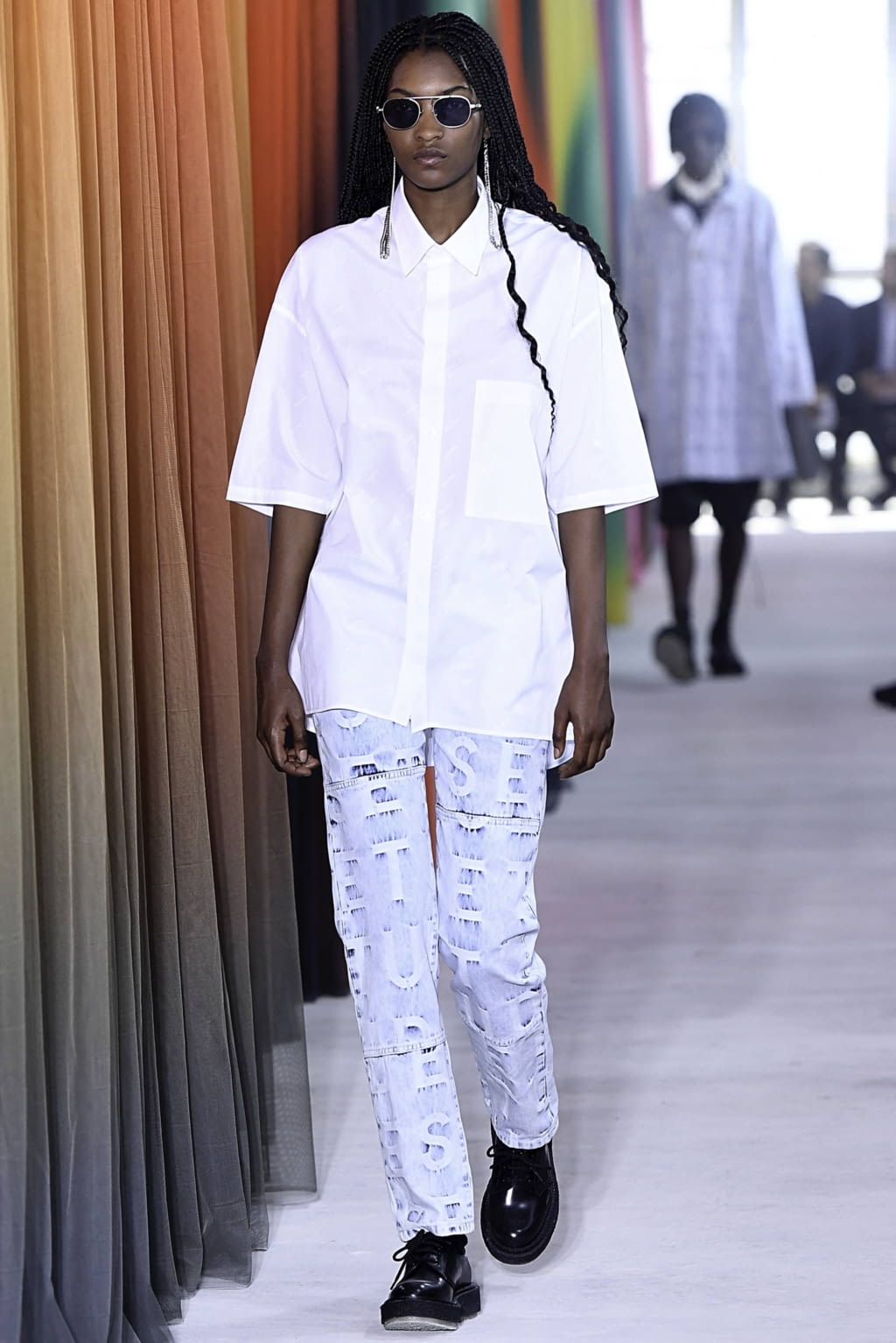 Fashion Week Paris Spring/Summer 2020 look 25 from the Études collection 男装