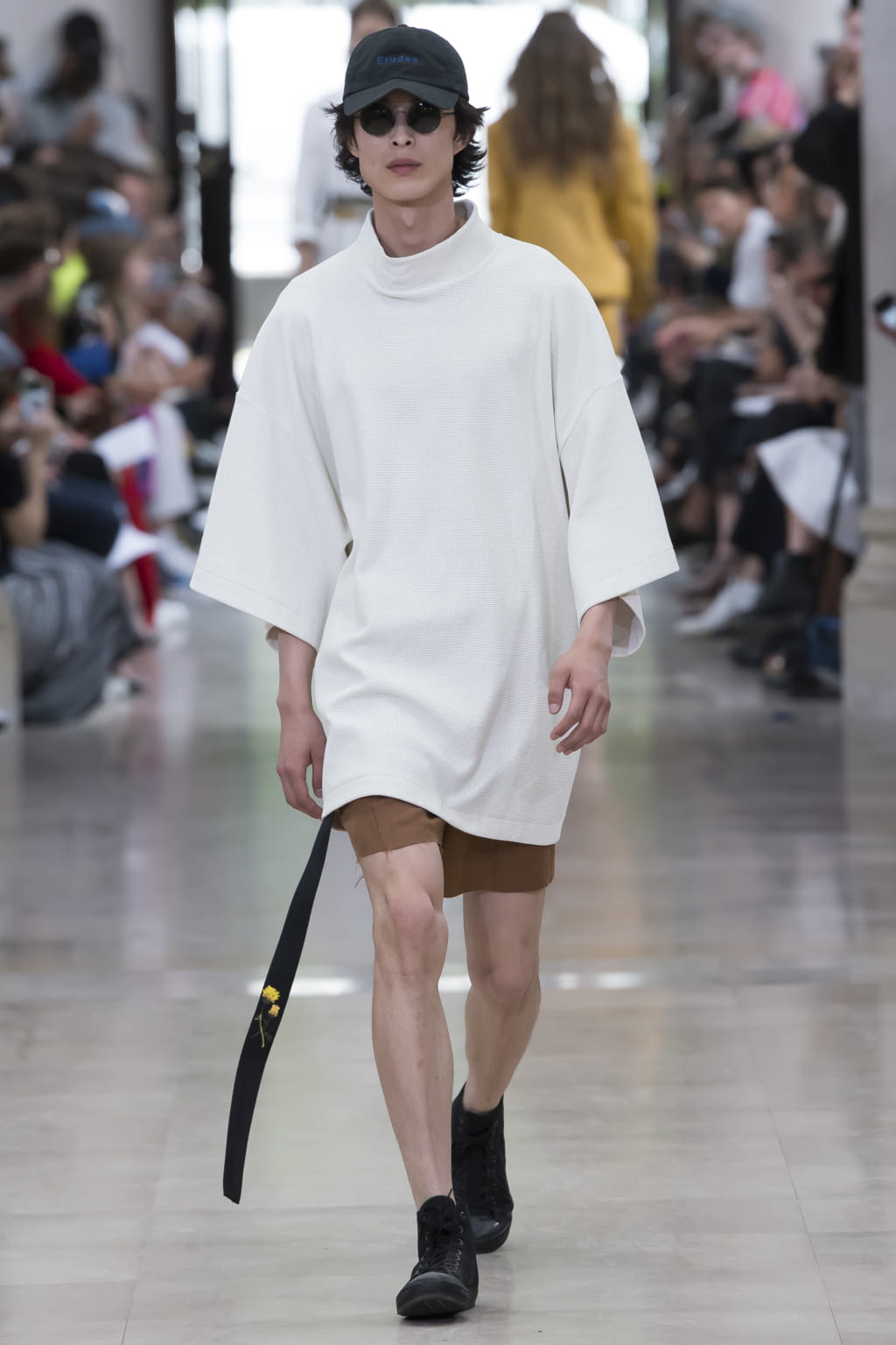 Fashion Week Paris Spring/Summer 2017 look 14 from the Études collection menswear