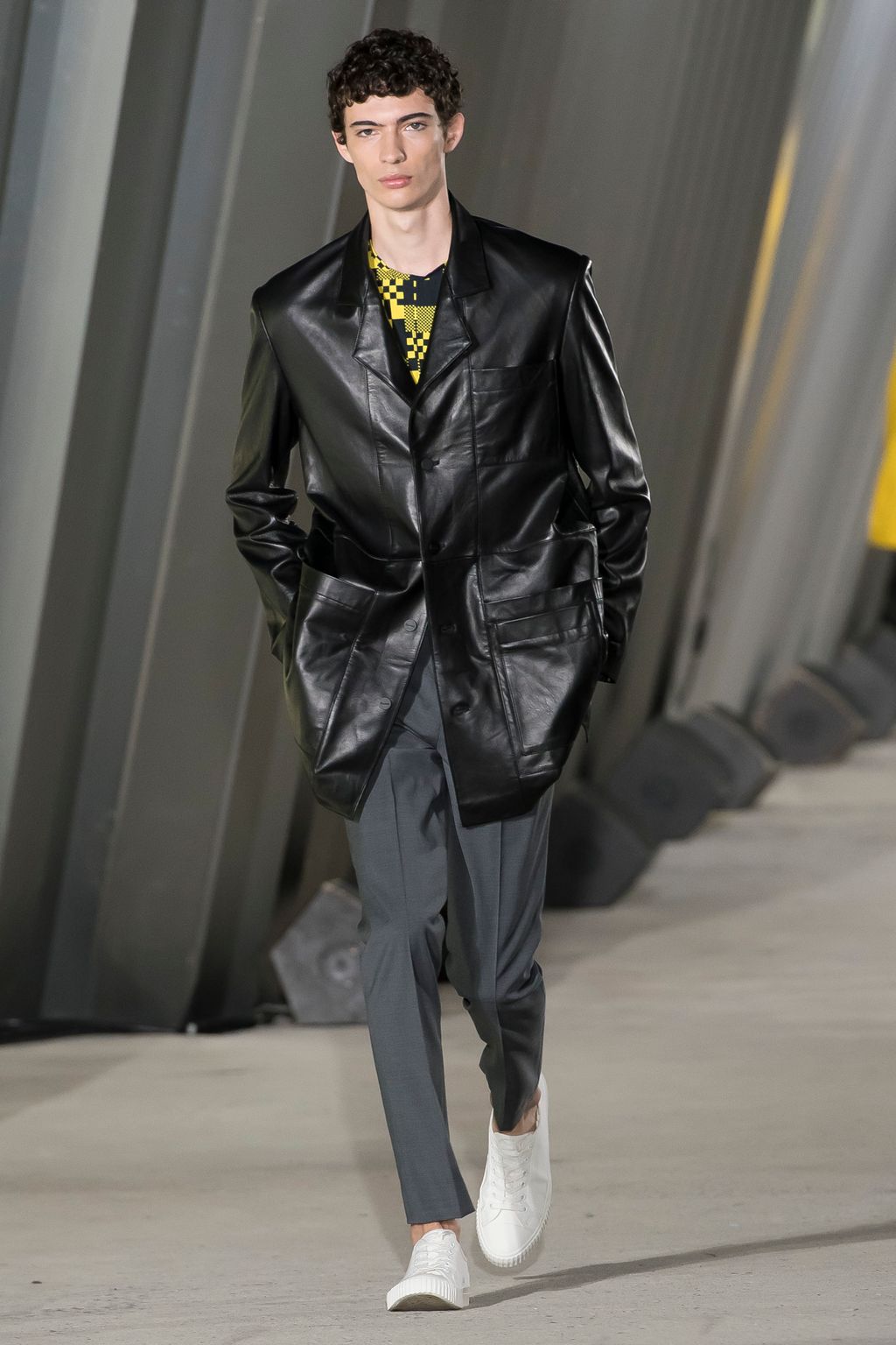 Fashion Week Paris Spring/Summer 2018 look 35 from the Études collection menswear