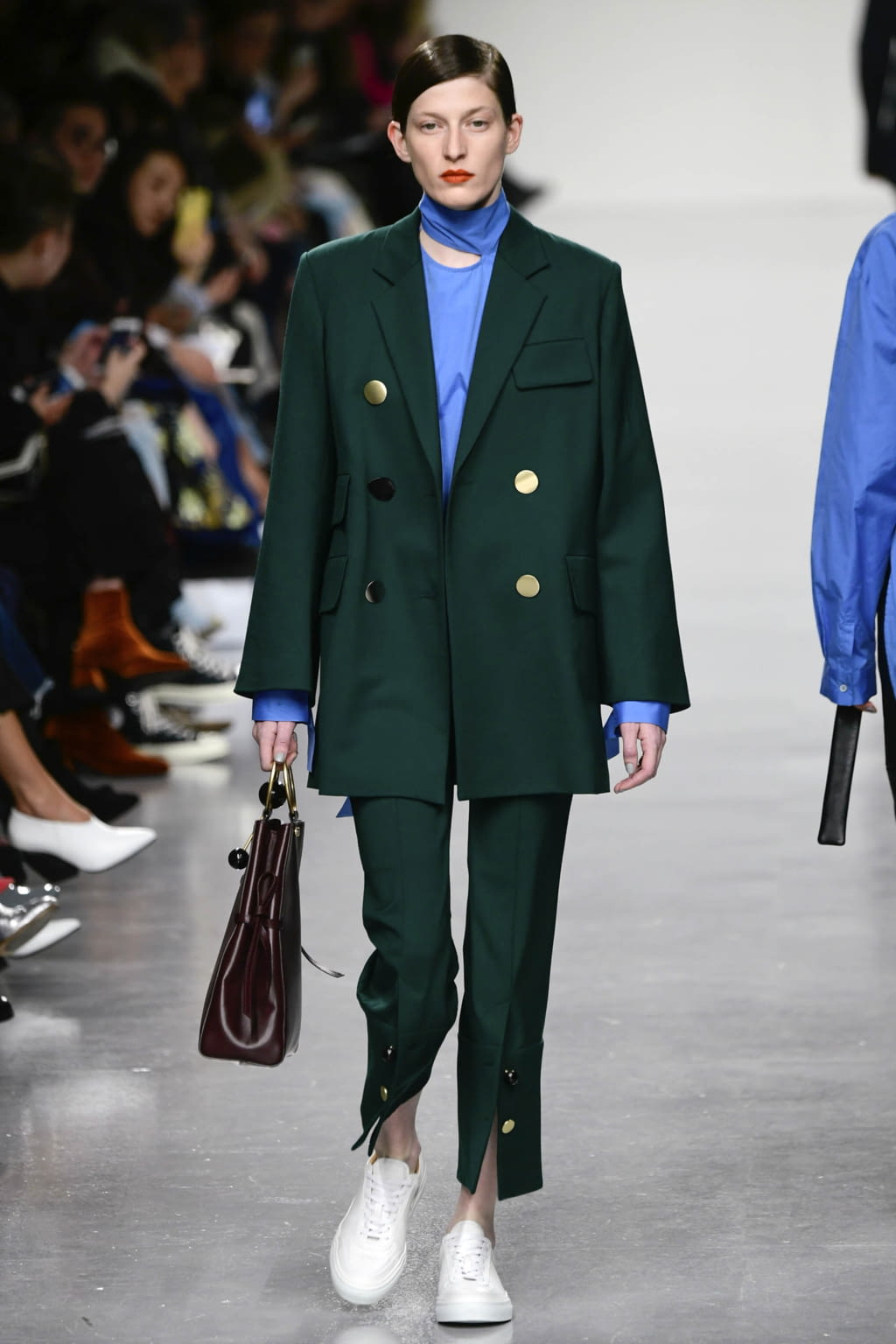 Fashion Week London Fall/Winter 2017 look 15 from the Eudon Choi collection 女装