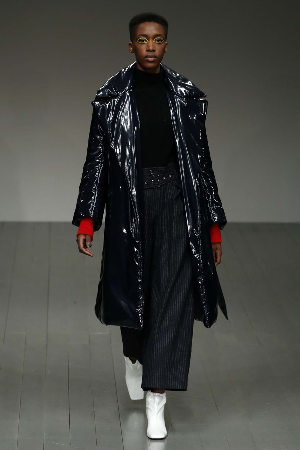 Fashion Week London Fall/Winter 2018 look 17 from the Eudon Choi collection 女装
