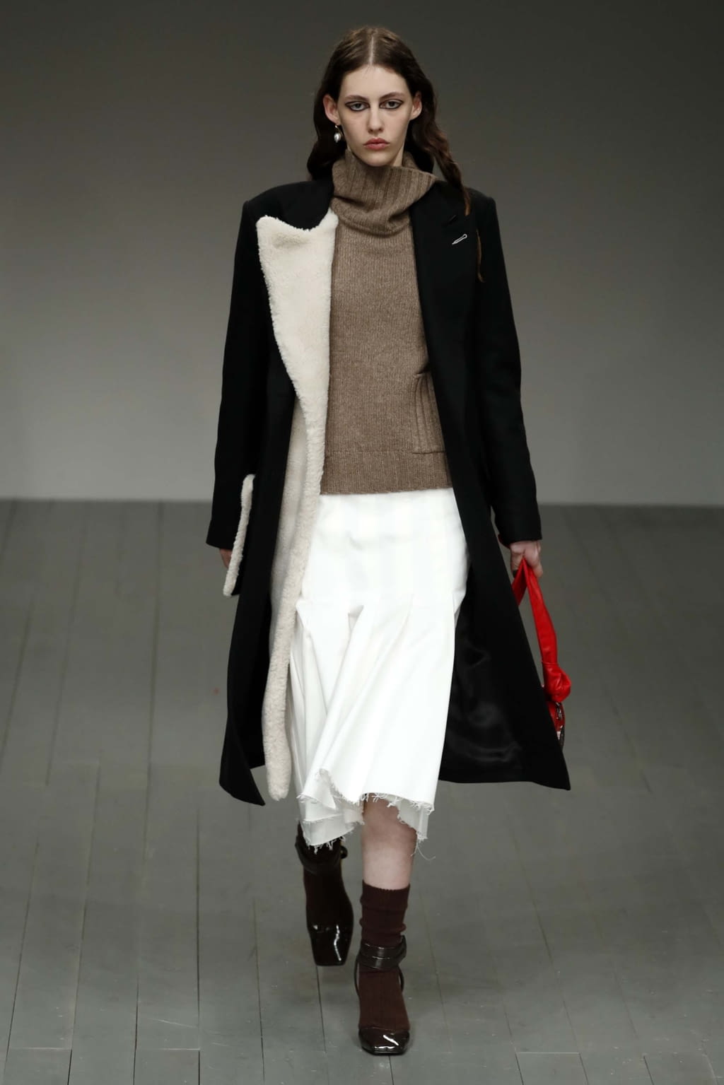 Fashion Week London Fall/Winter 2018 look 18 from the Eudon Choi collection womenswear