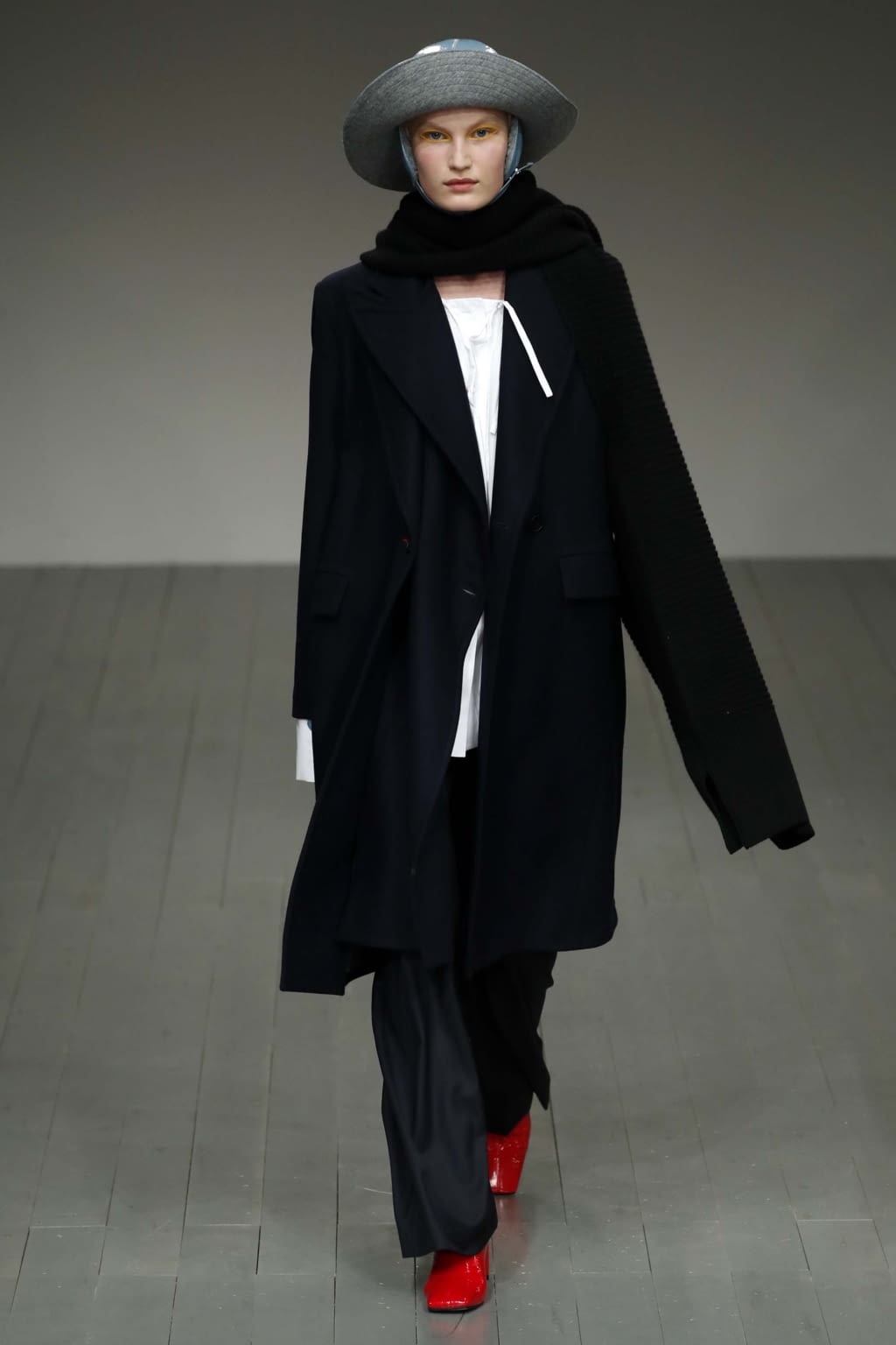 Fashion Week London Fall/Winter 2018 look 23 from the Eudon Choi collection womenswear