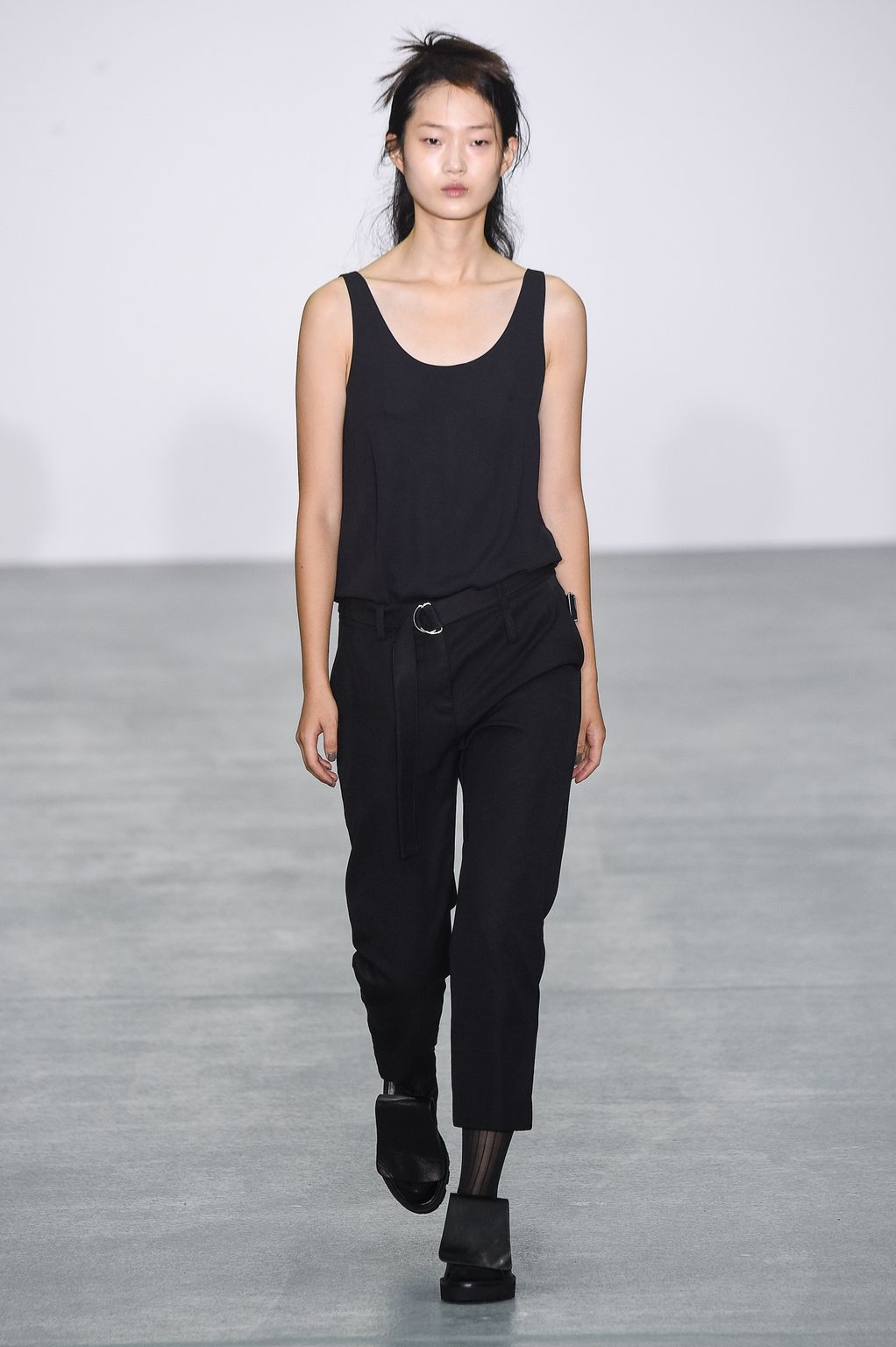 Fashion Week London Spring/Summer 2017 look 9 from the Eudon Choi collection womenswear