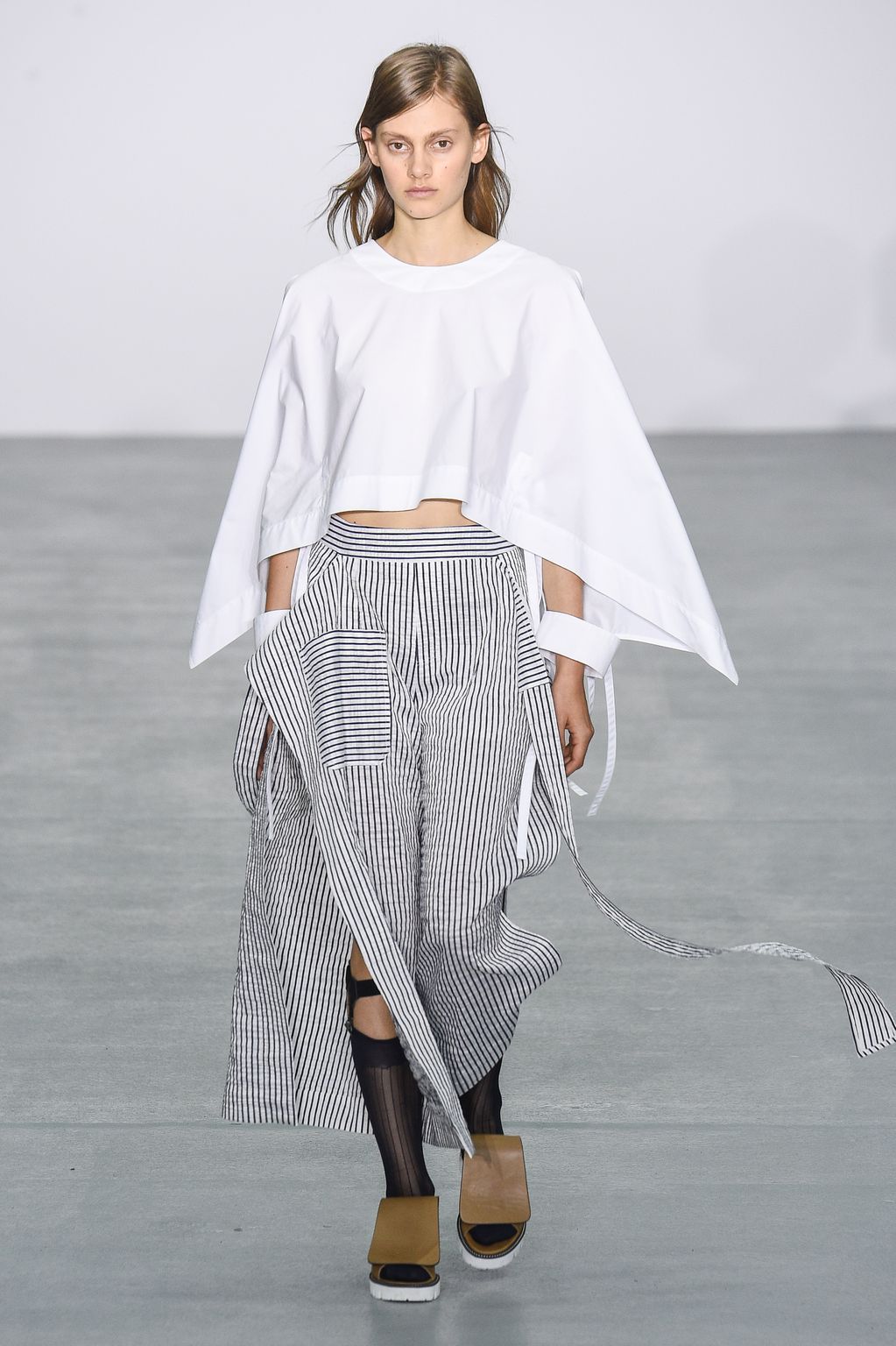 Fashion Week London Spring/Summer 2017 look 21 de la collection Eudon Choi womenswear
