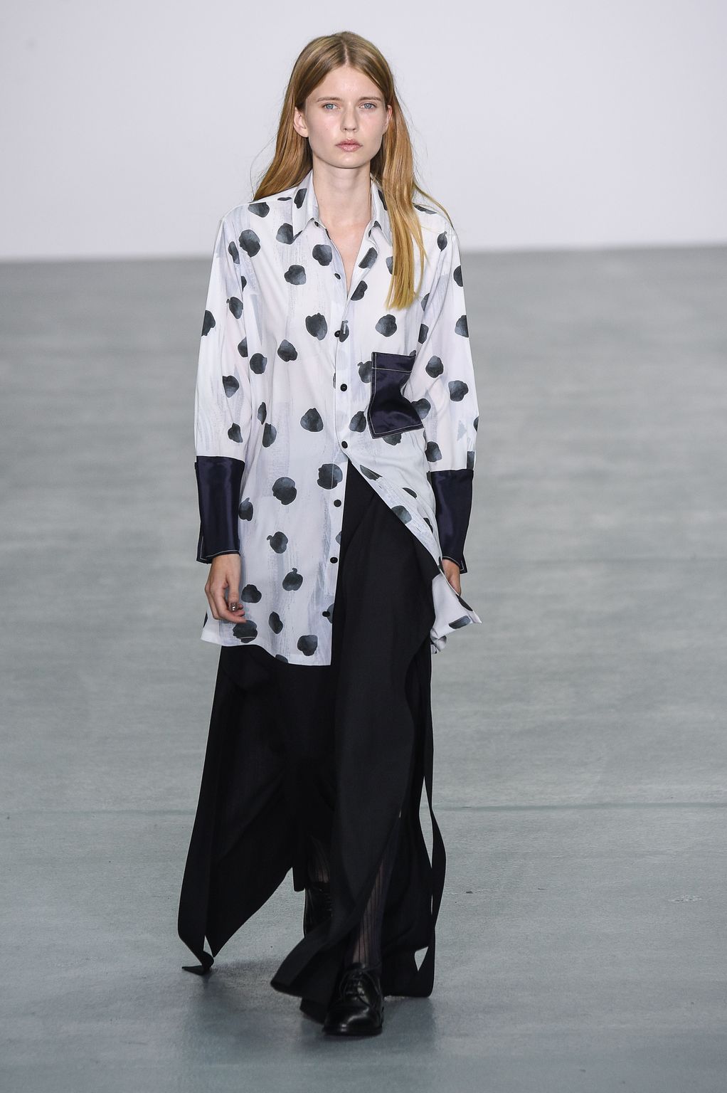 Fashion Week London Spring/Summer 2017 look 27 from the Eudon Choi collection womenswear