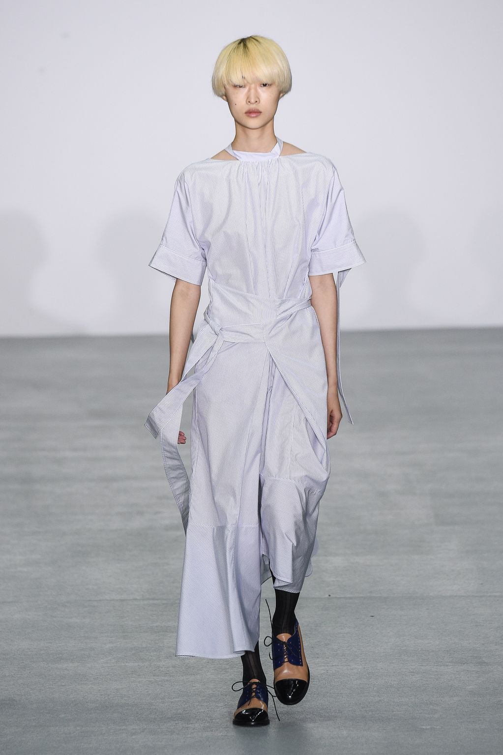 Fashion Week London Spring/Summer 2017 look 33 from the Eudon Choi collection womenswear