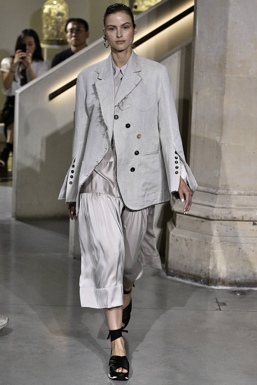 Fashion Week London Spring/Summer 2019 look 11 from the Eudon Choi collection womenswear