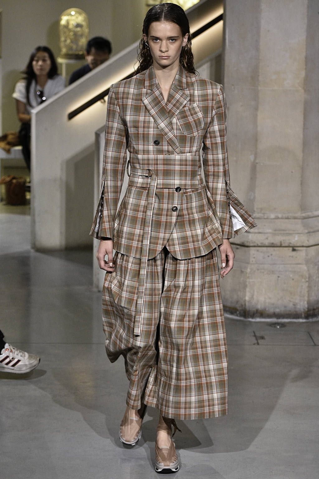 Fashion Week London Spring/Summer 2019 look 20 from the Eudon Choi collection 女装