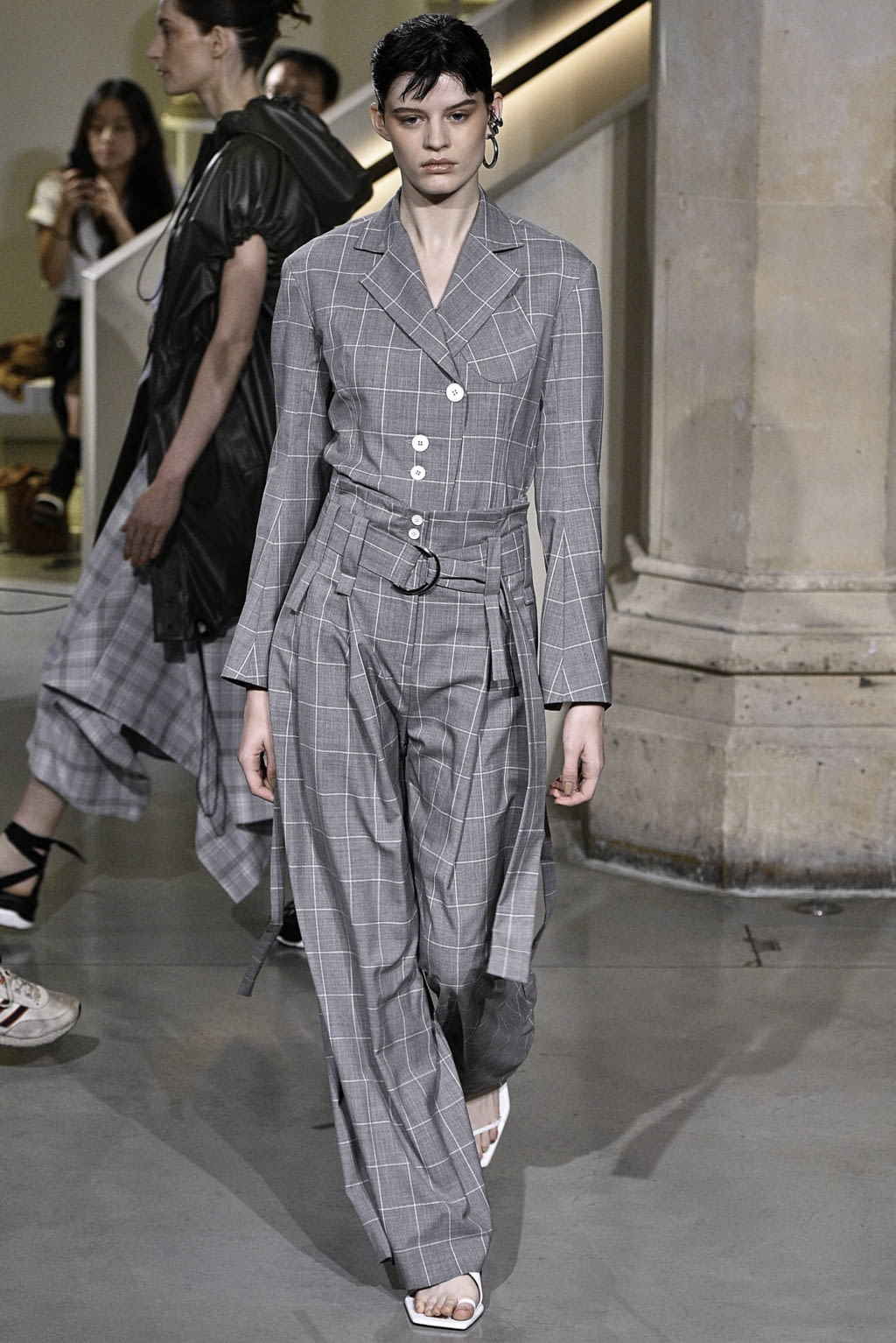 Fashion Week London Spring/Summer 2019 look 29 from the Eudon Choi collection womenswear