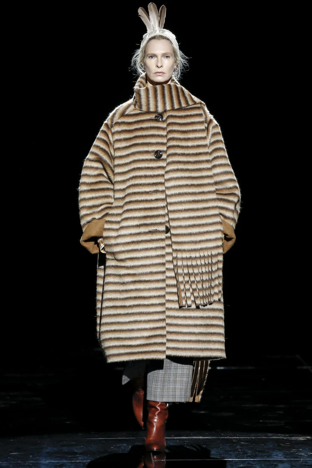 Fashion Week New York Fall/Winter 2019 look 2 from the Marc Jacobs collection 女装