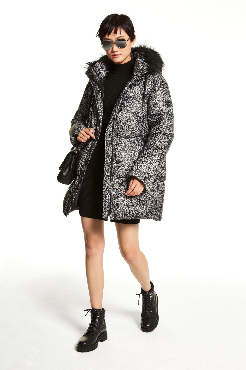 Fashion Week New York Fall/Winter 2022 look 27 from the MICHAEL Michael Kors collection womenswear