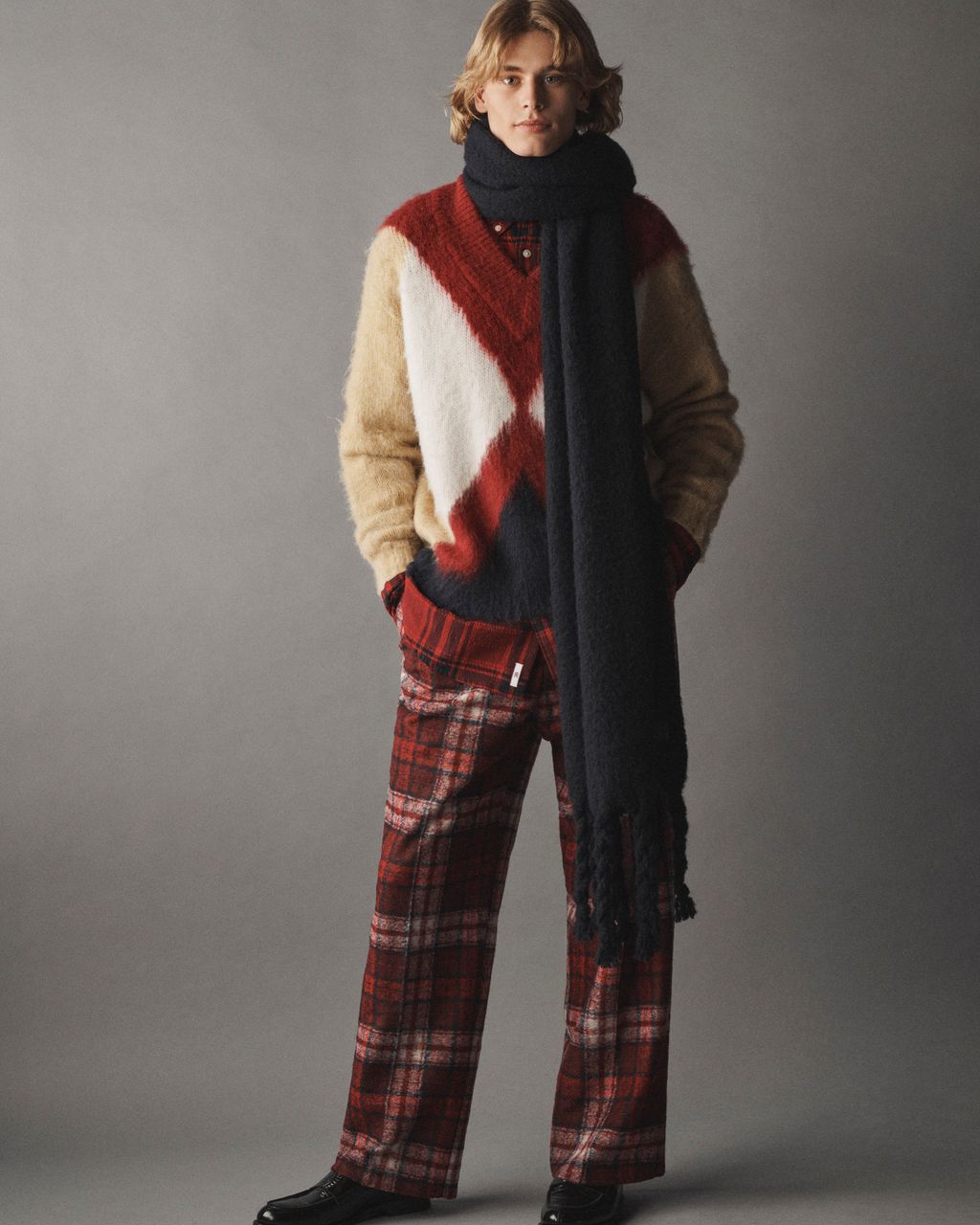Fashion Week New York Fall/Winter 2023 look 12 from the Tommy Hilfiger collection menswear