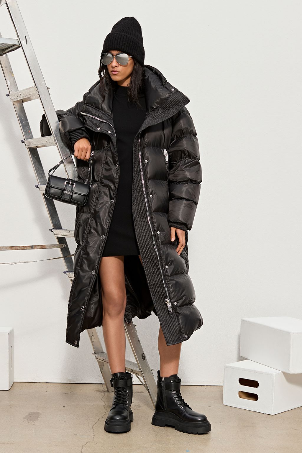 Fashion Week New York Fall/Winter 2024 look 22 from the MICHAEL Michael Kors collection womenswear