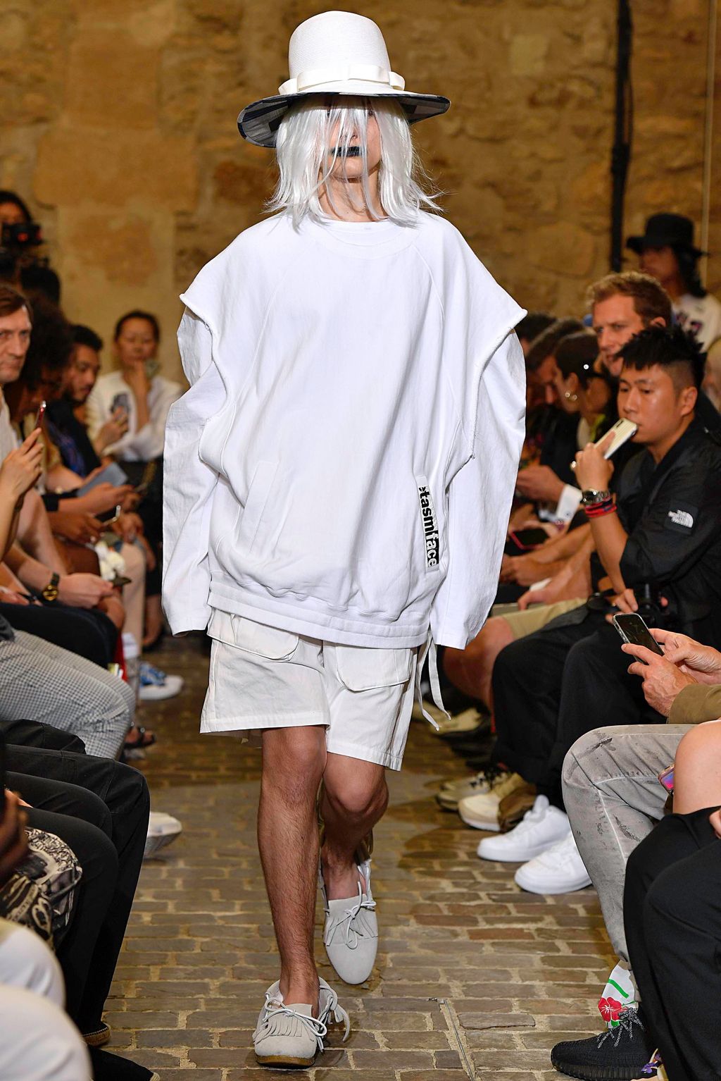 Fashion Week Paris Spring/Summer 2020 look 27 from the Facetasm collection 男装