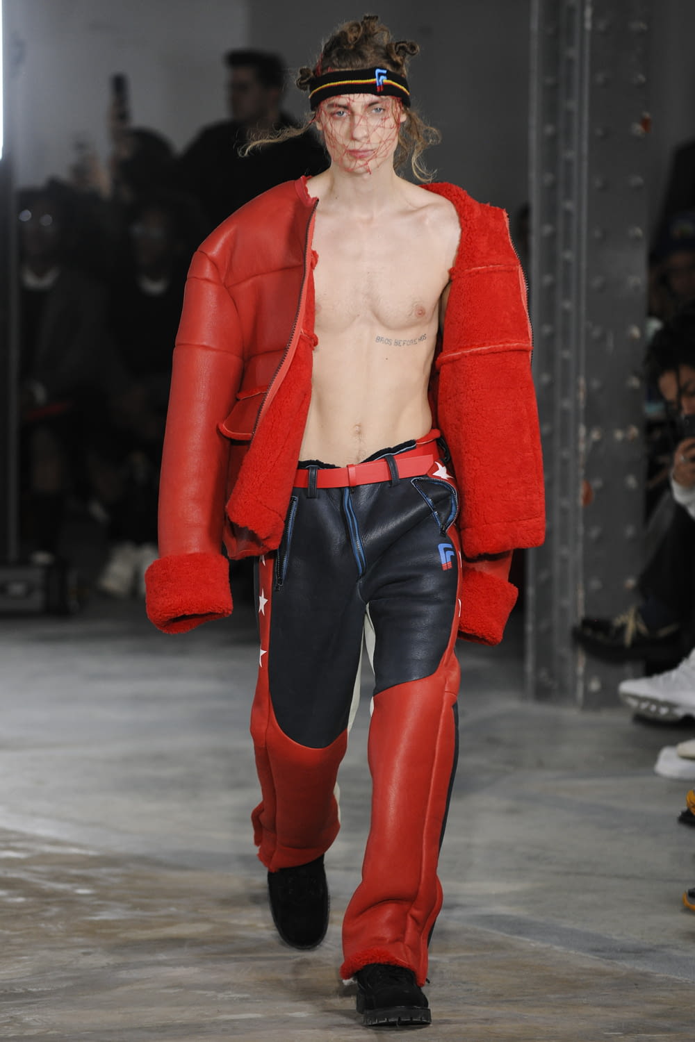 Fashion Week Paris Fall/Winter 2018 look 40 from the Facetasm collection menswear