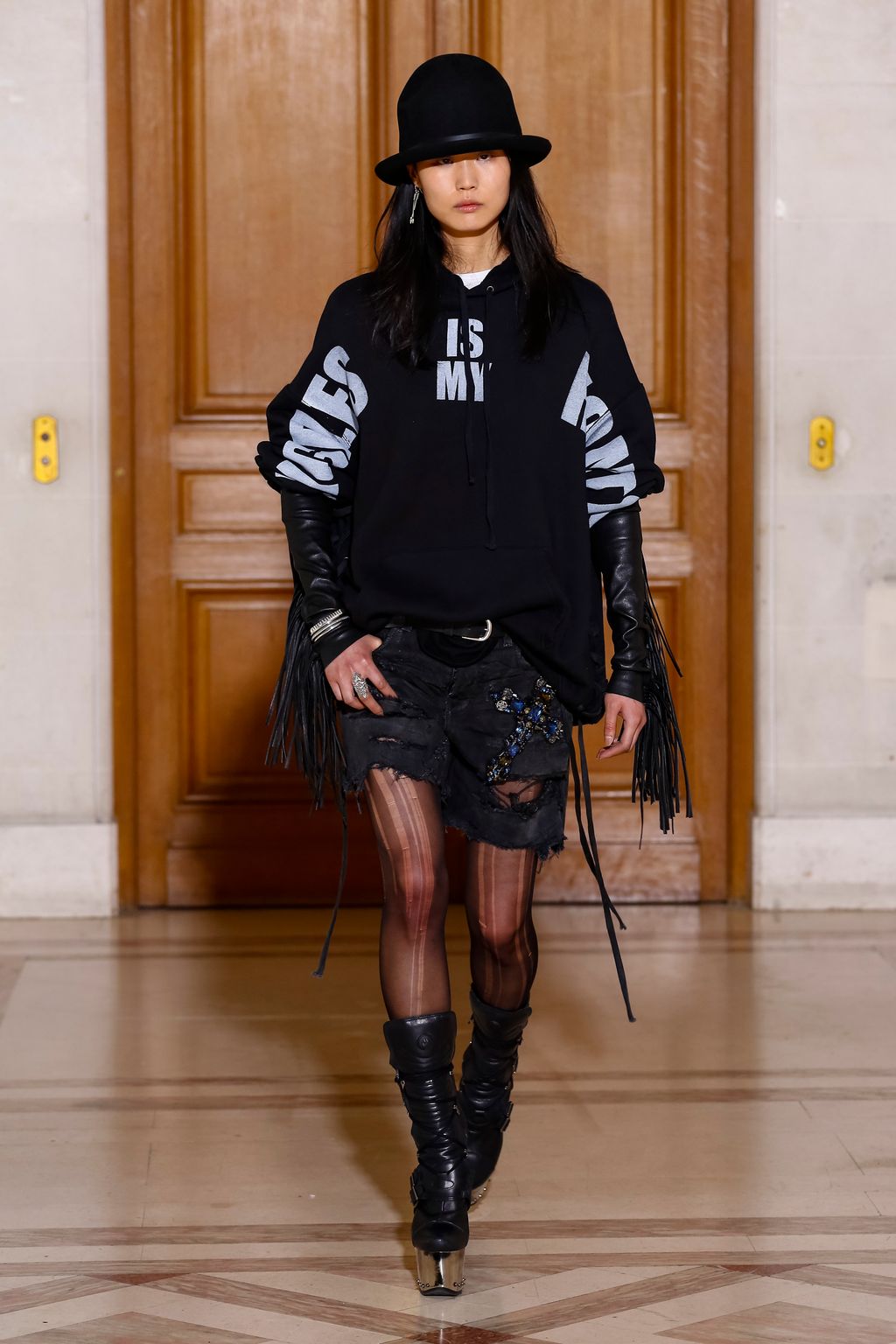 Fashion Week Paris Fall/Winter 2017 look 11 from the Faith Connexion collection 女装