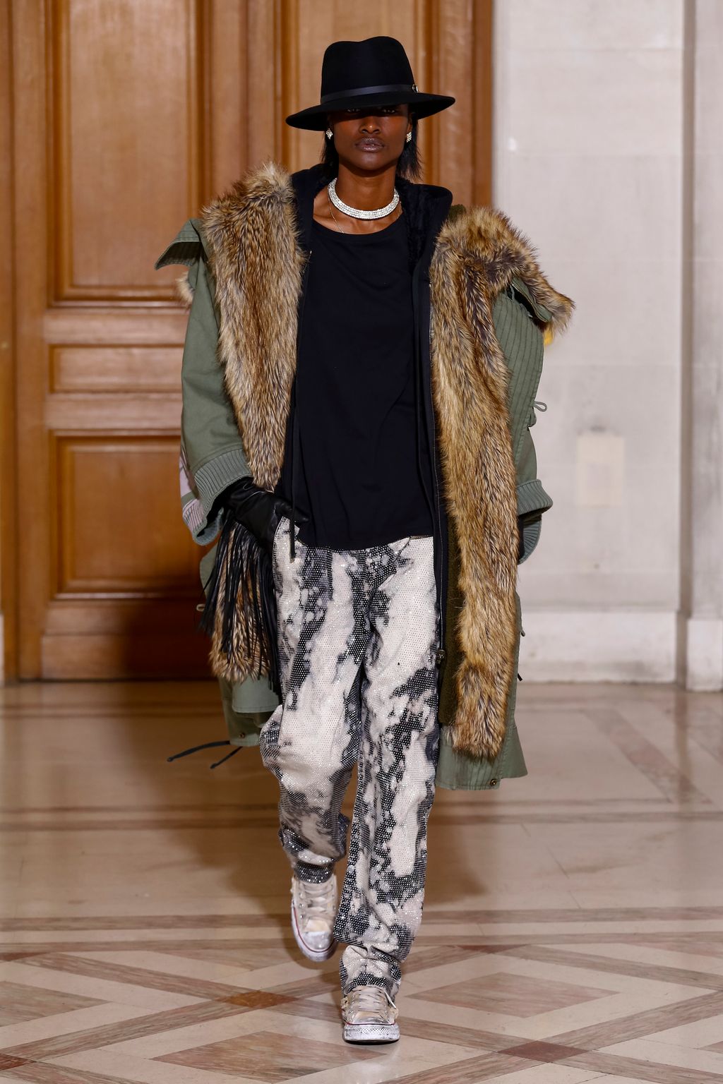 Fashion Week Paris Fall/Winter 2017 look 13 from the Faith Connexion collection 女装