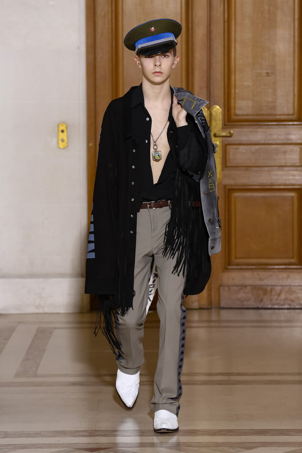 Fashion Week Paris Fall/Winter 2017 look 6 from the Faith Connexion collection womenswear