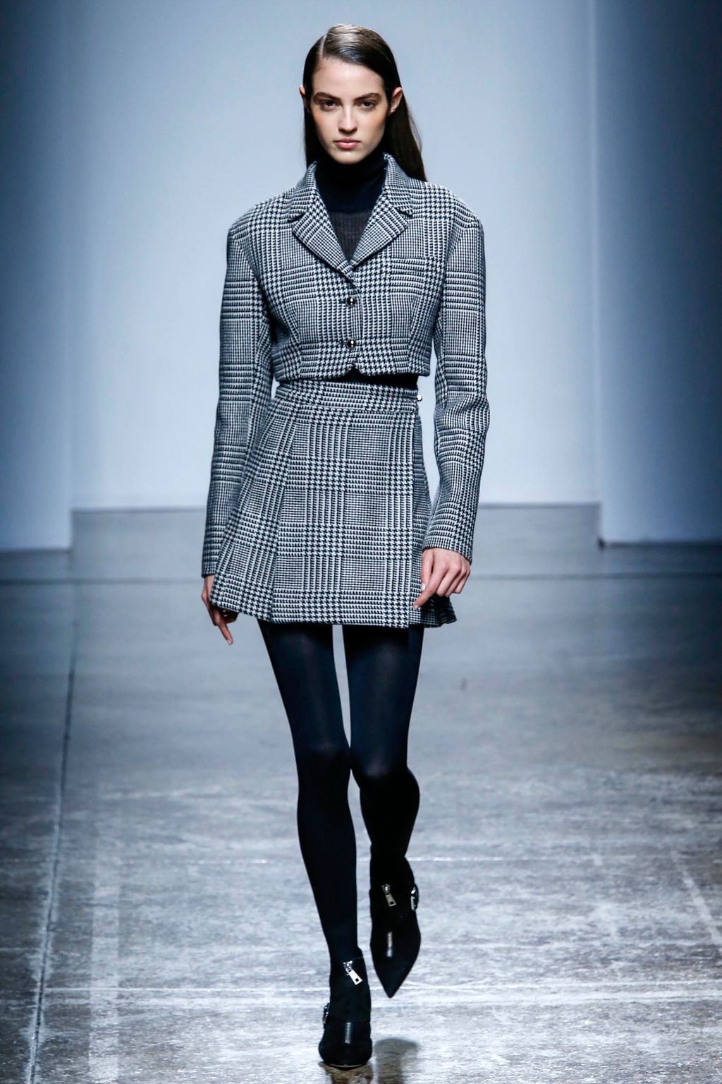Fashion Week Milan Fall/Winter 2017 look 1 from the Fay collection womenswear