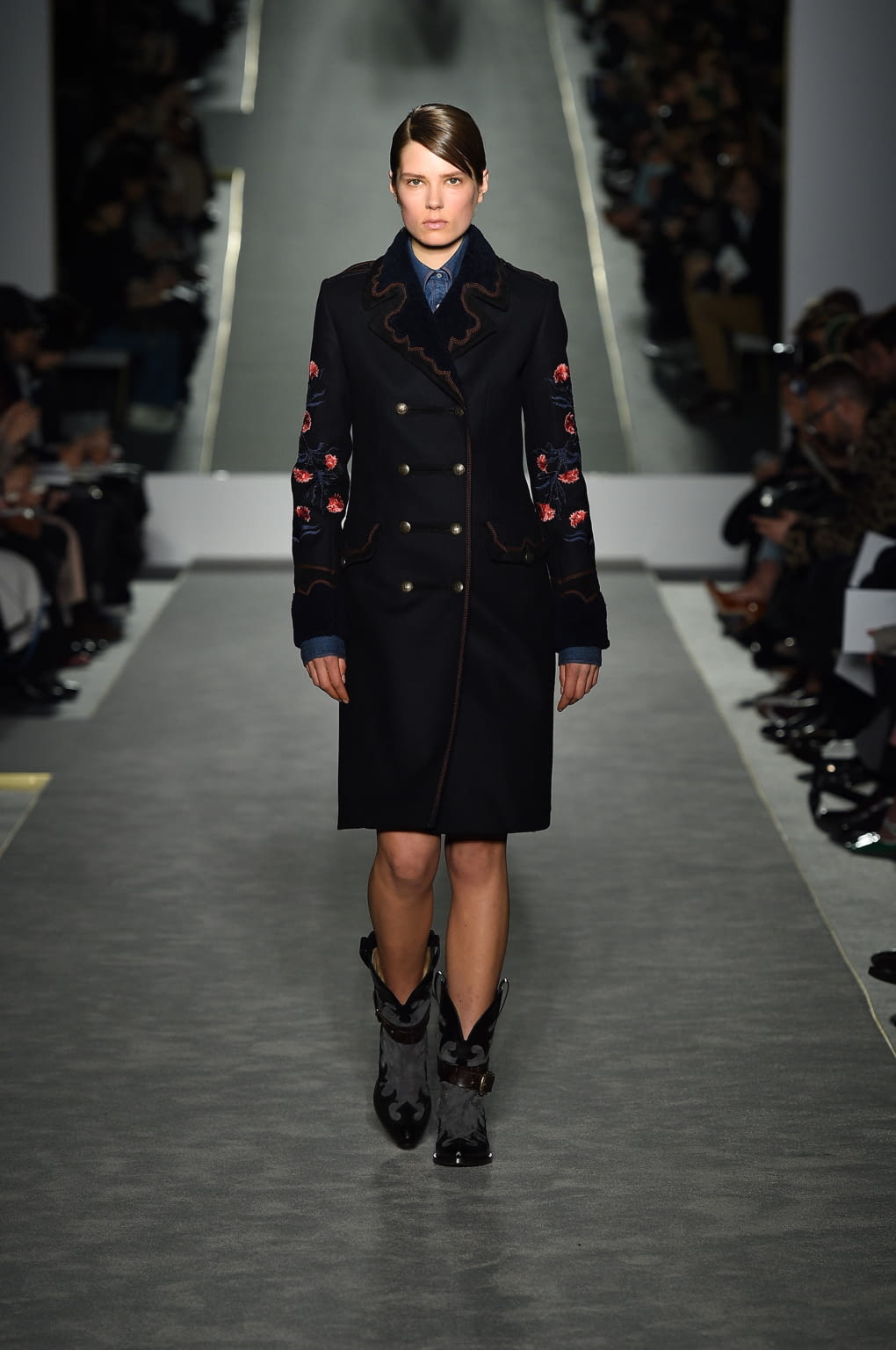 Fashion Week Milan Fall/Winter 2016 look 1 from the Fay collection womenswear