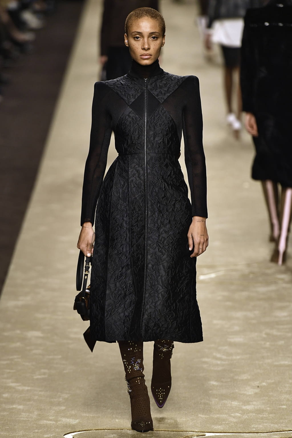 Fashion Week Milan Fall/Winter 2019 look 27 from the Fendi collection 女装