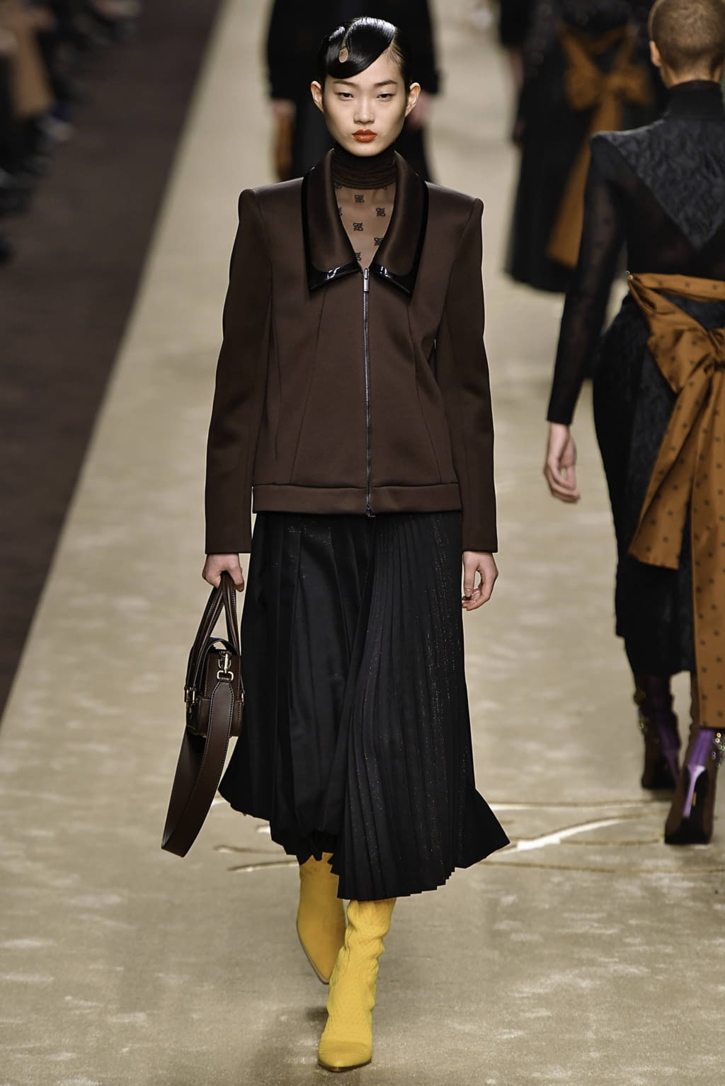 Fashion Week Milan Fall/Winter 2019 look 28 from the Fendi collection 女装