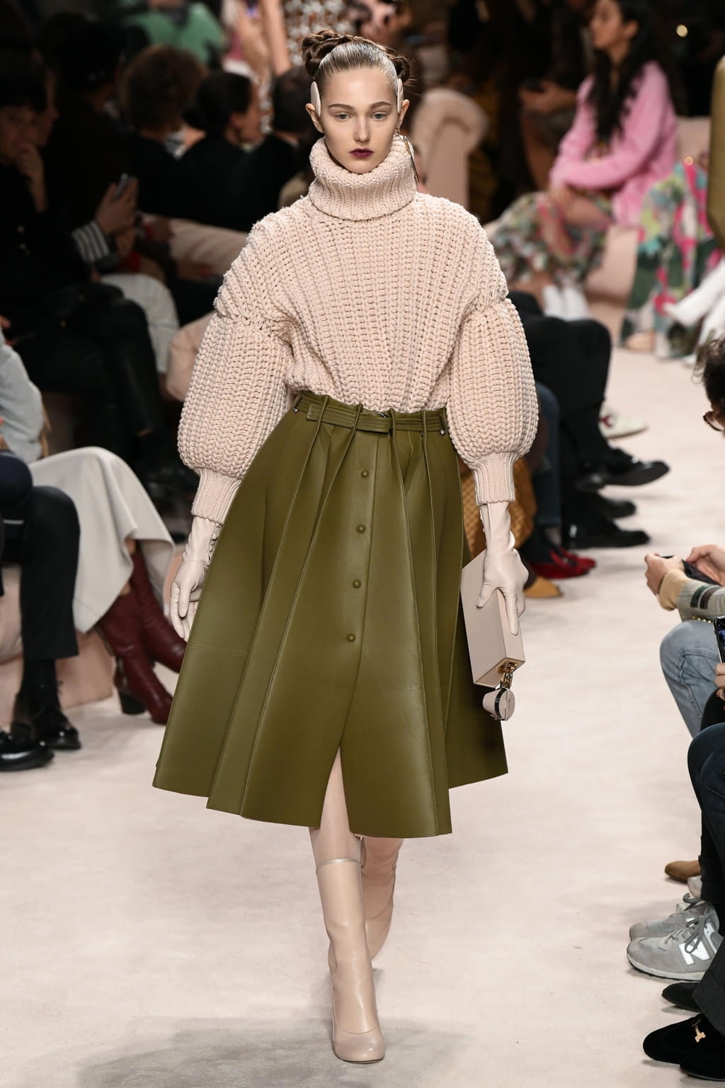 Fashion Week Milan Fall/Winter 2020 look 24 from the Fendi collection womenswear