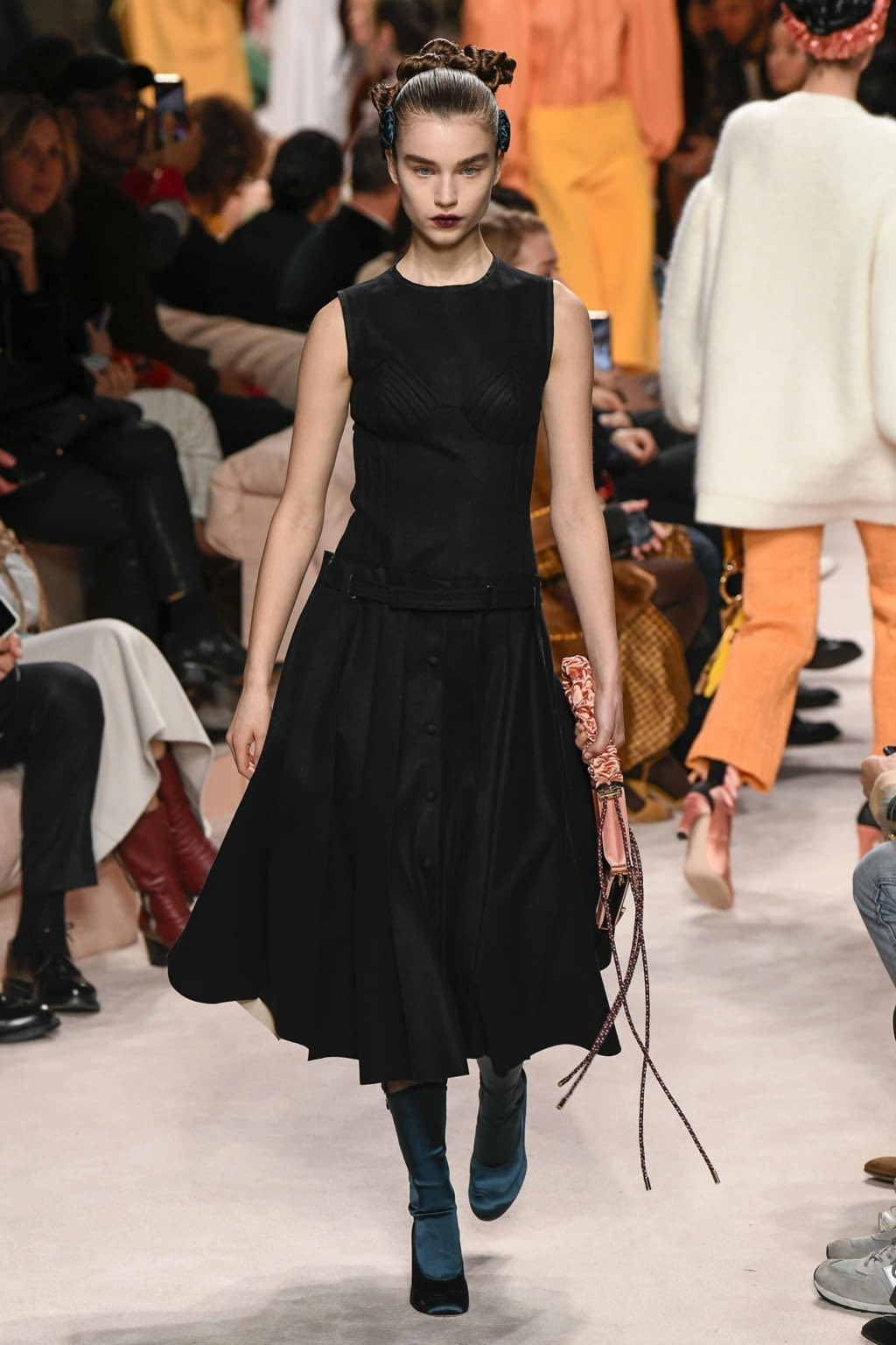 Fashion Week Milan Fall/Winter 2020 look 30 from the Fendi collection womenswear