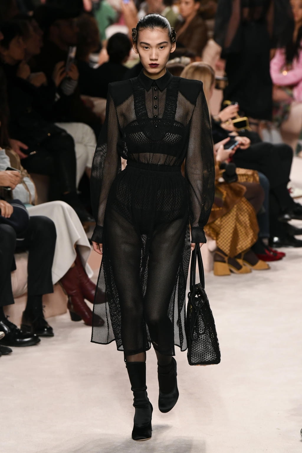 Fashion Week Milan Fall/Winter 2020 look 40 from the Fendi collection womenswear