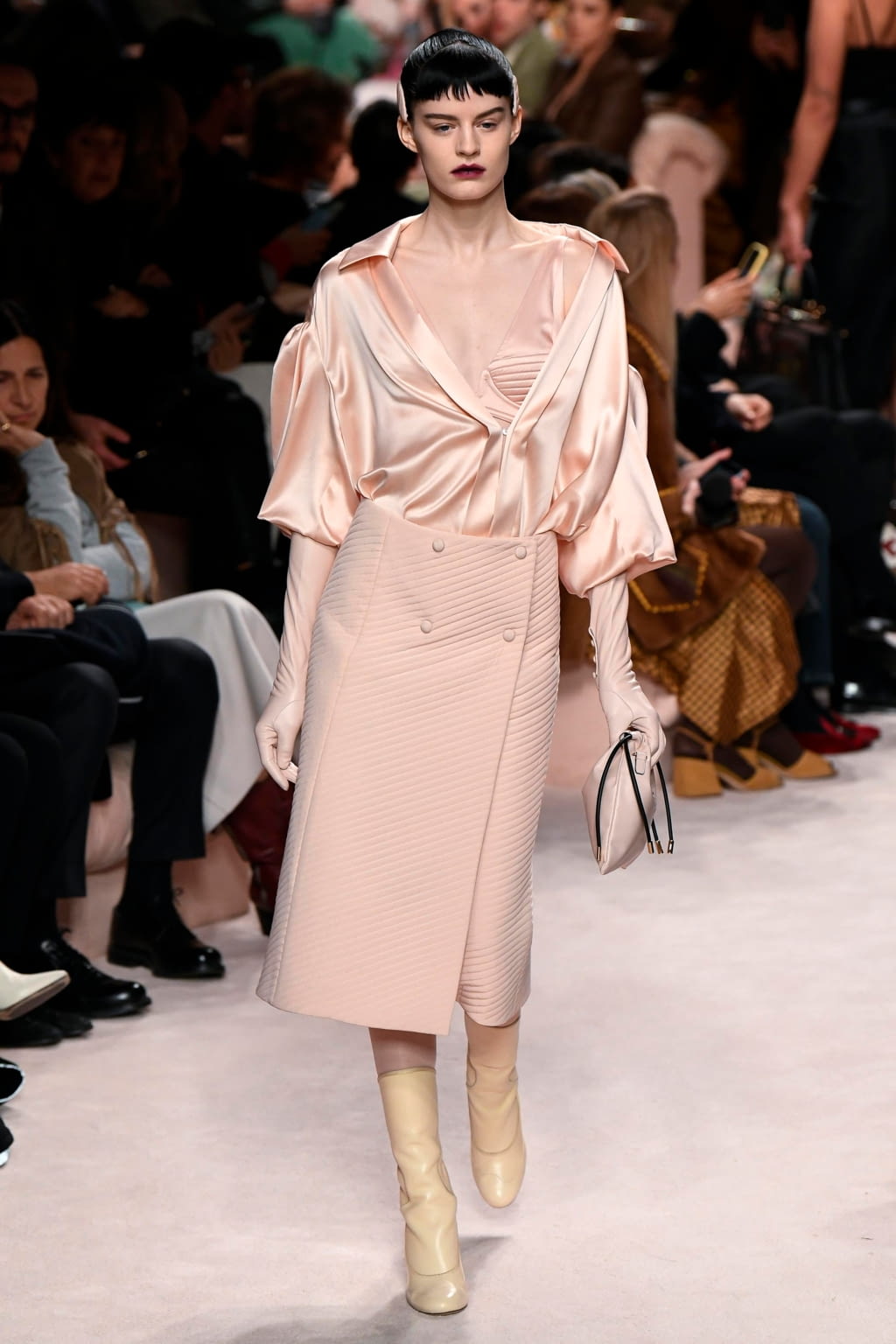 Fashion Week Milan Fall/Winter 2020 look 42 de la collection Fendi womenswear