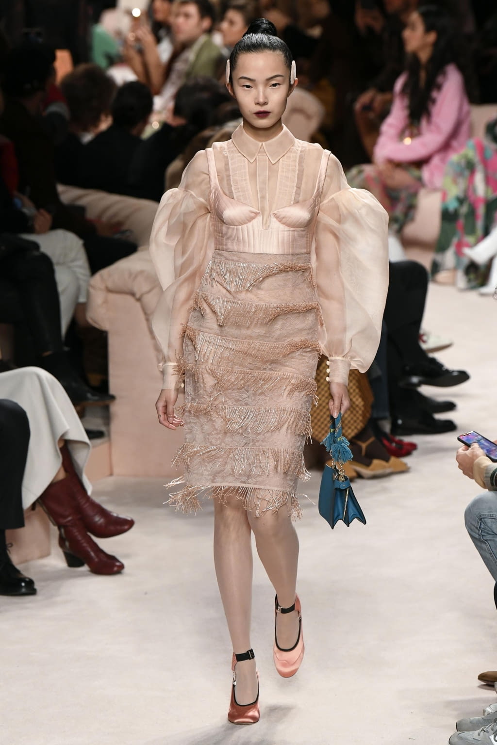 Fashion Week Milan Fall/Winter 2020 look 51 de la collection Fendi womenswear